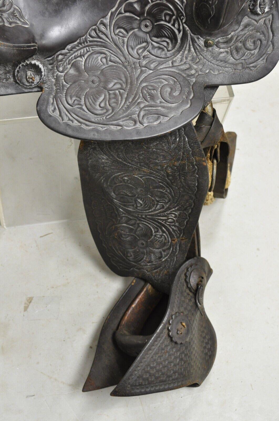 Vintage Brown Tooled Leather Floral Embossed Seat Horse Saddle For Sale 2