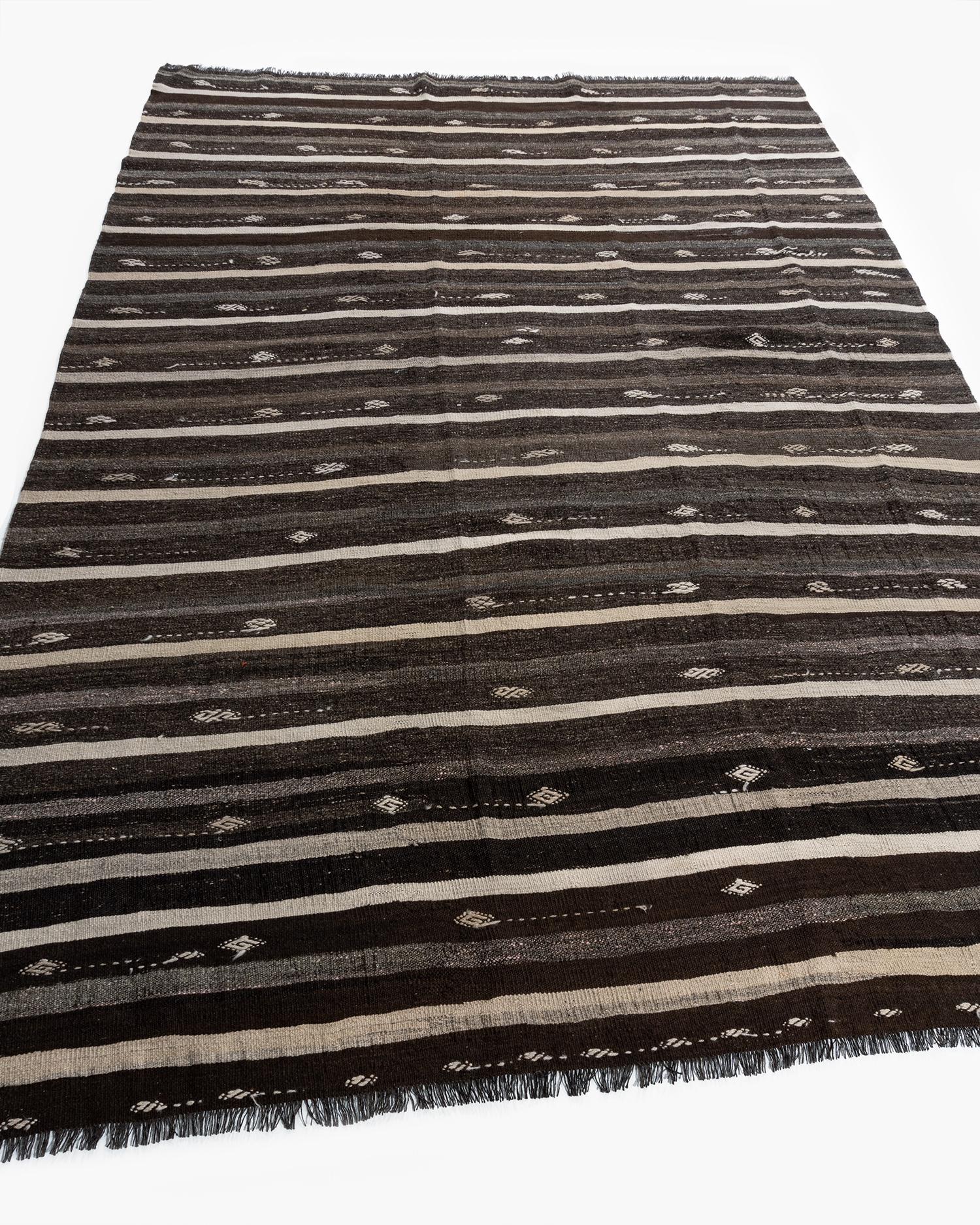 Lana Vintage Brown Turkish Kilim Area Rug & Kilim  6'7 x 9'10 in vendita