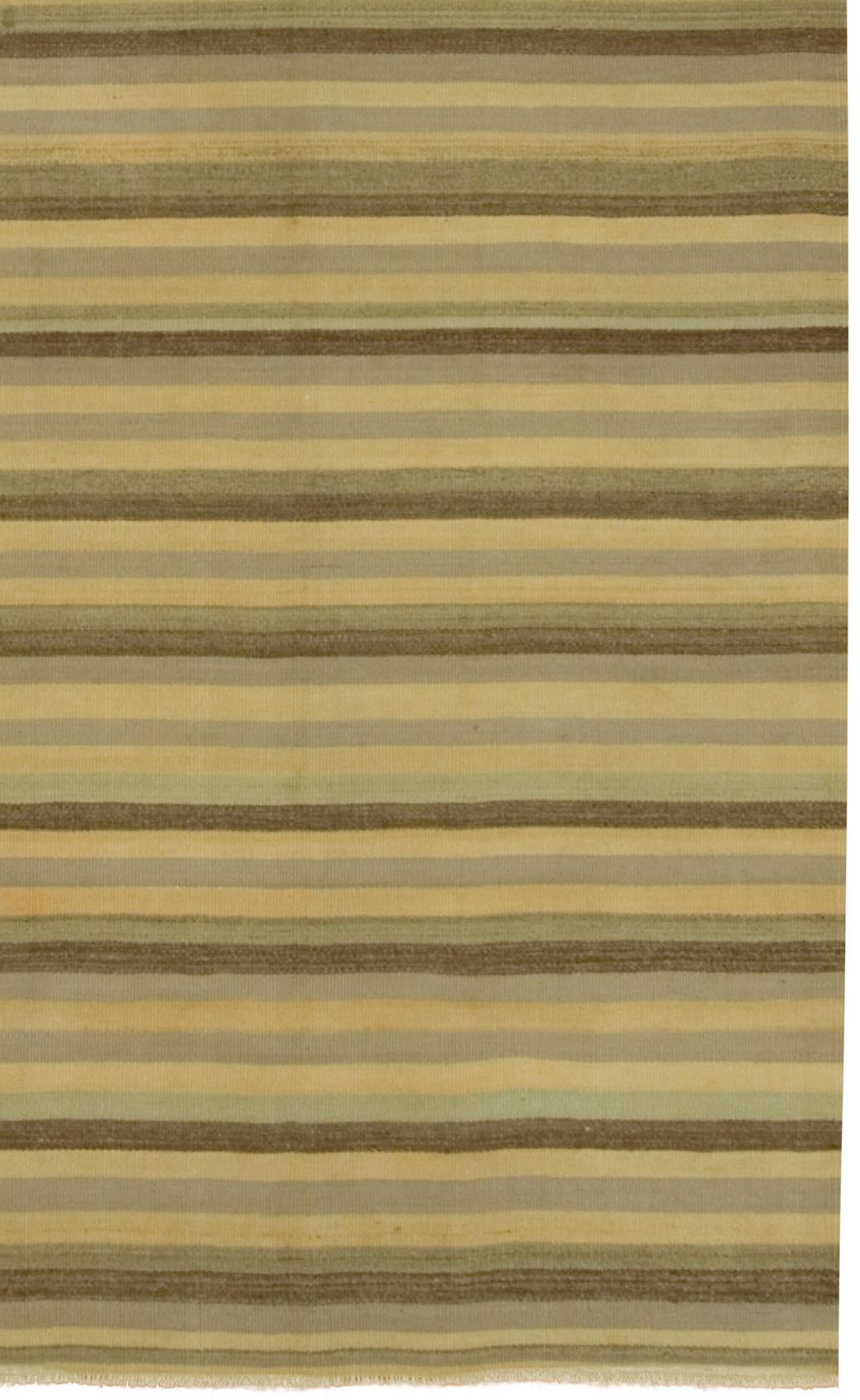 Vintage Braun Türkisch Kilim Läufer  4'4 x 10'10 im Zustand „Gut“ im Angebot in New York, NY