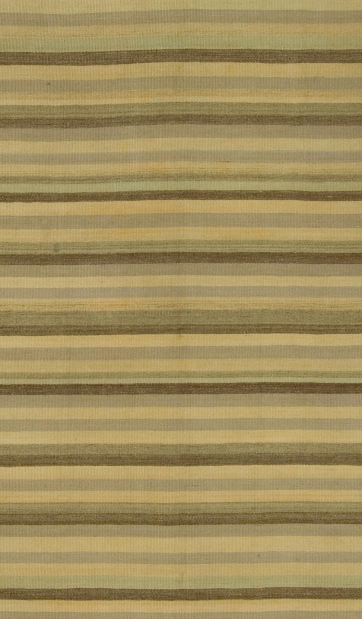 Vintage Braun Türkisch Kilim Läufer  4'4 x 10'10 (Wolle) im Angebot