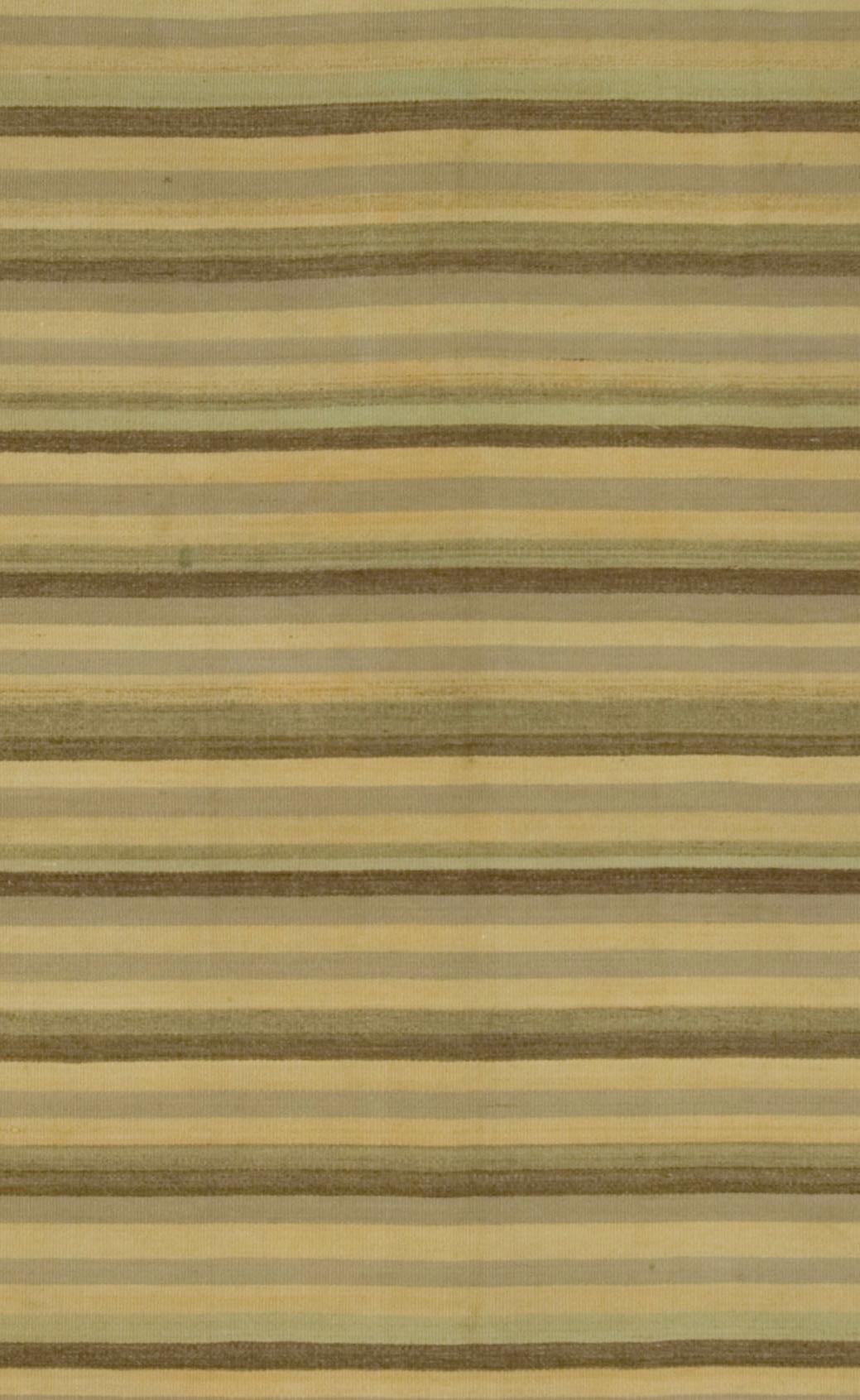 Vintage Braun Türkisch Kilim Läufer  4'4 x 10'10 im Angebot 1