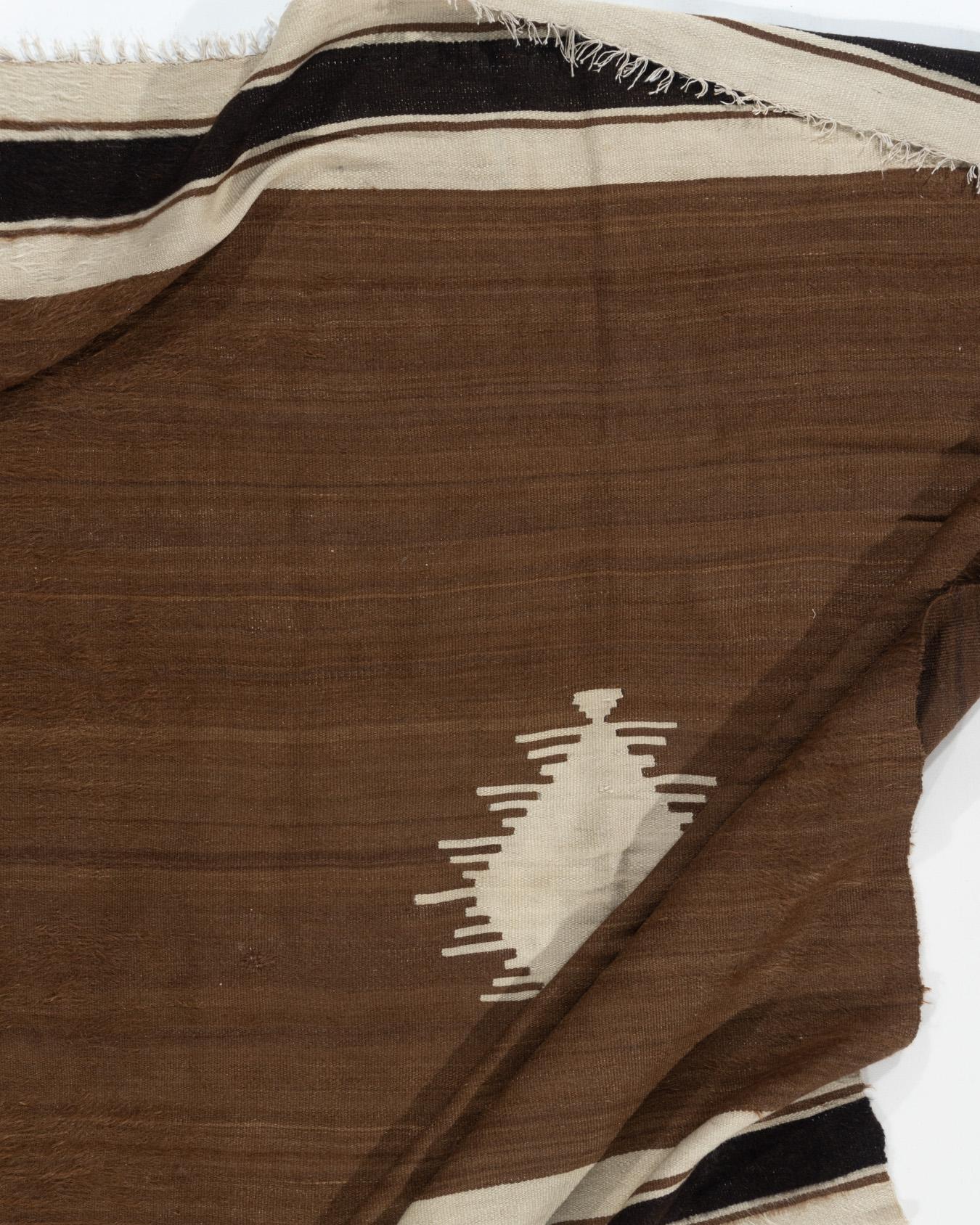 Annodato a mano Tappeto marrone vintage in mohair turco 4'6 x 6' in vendita