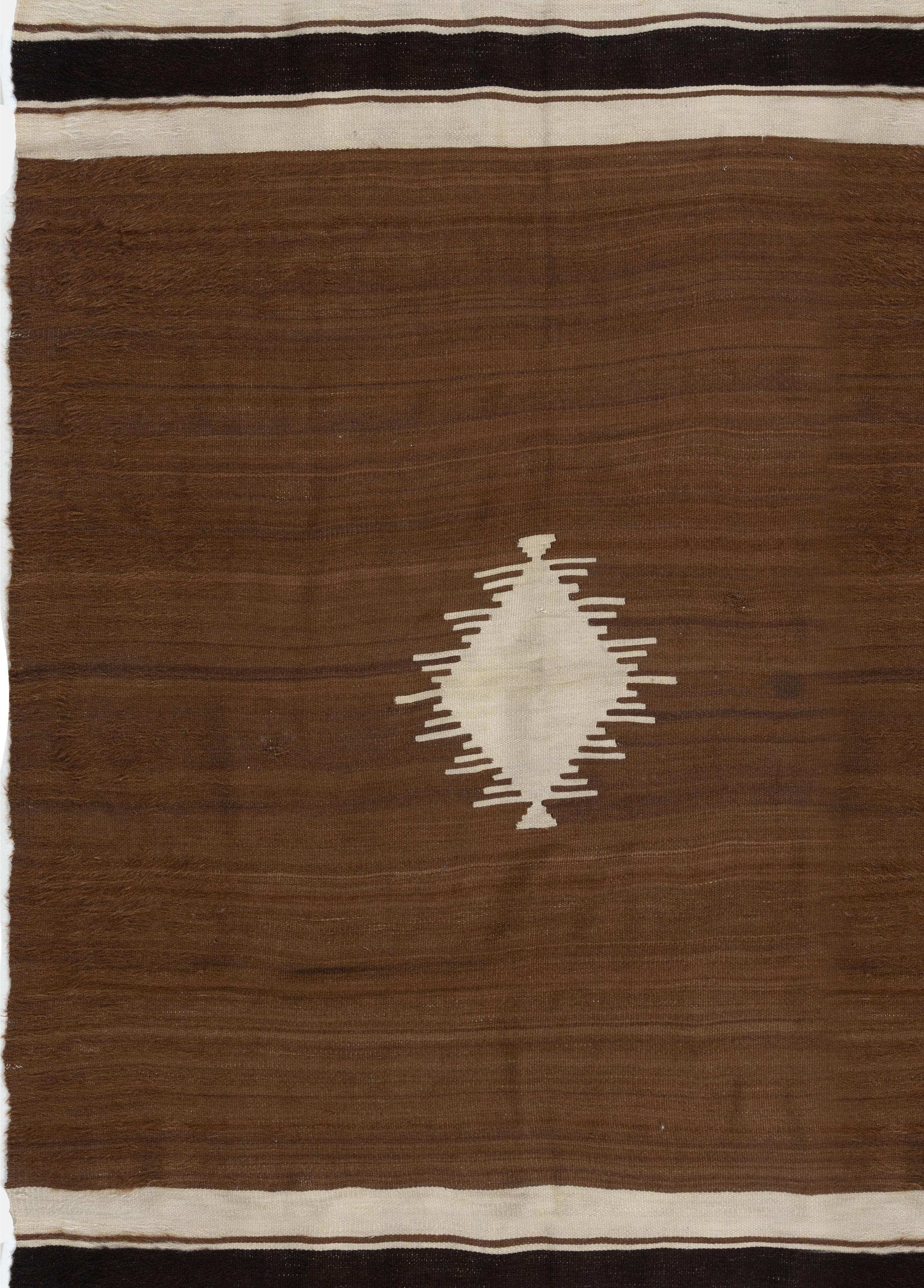 XX secolo Tappeto marrone vintage in mohair turco 4'6 x 6' in vendita