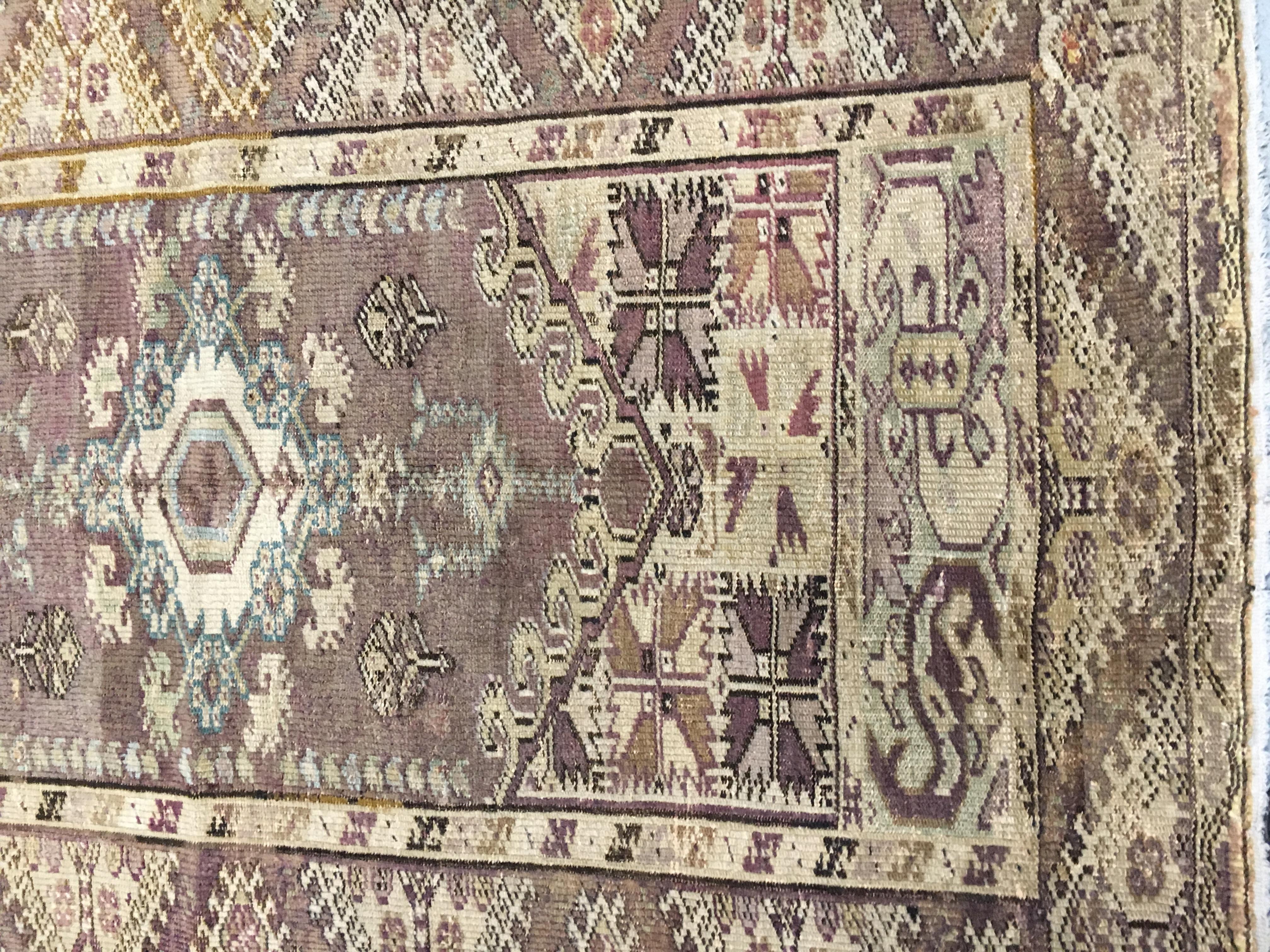 Brauner türkischer Oushak-Teppich im Vintage-Look  3'10 x 5'6 (Wolle) im Angebot