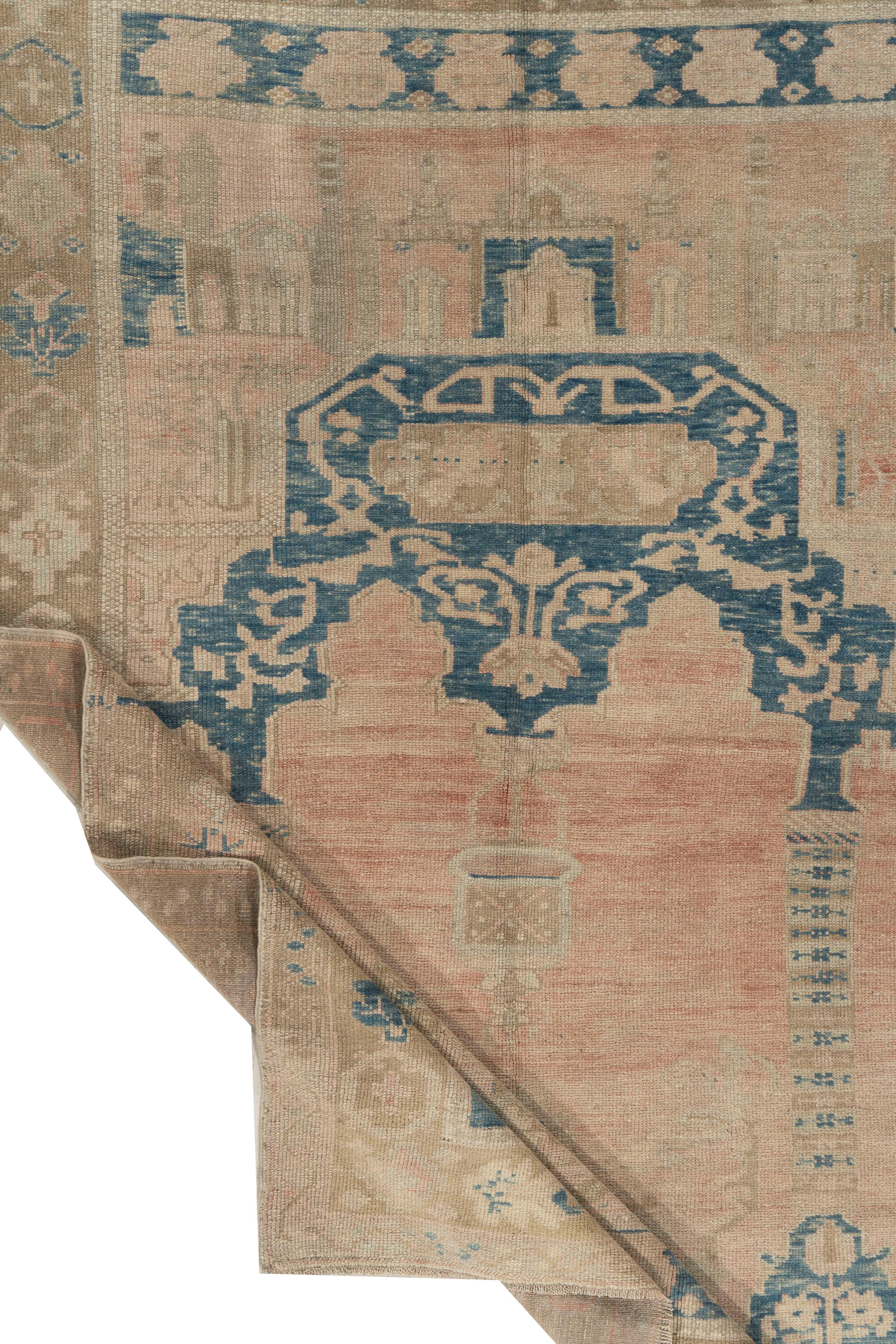 4'6 X 6'5. Oushak's are known for their soft palettes combined with eccentric drawing. Oushak in western Turkey has the longest continuous rug weaving history, stretching back at least to the mid-fifteenth century. It's always been oriented