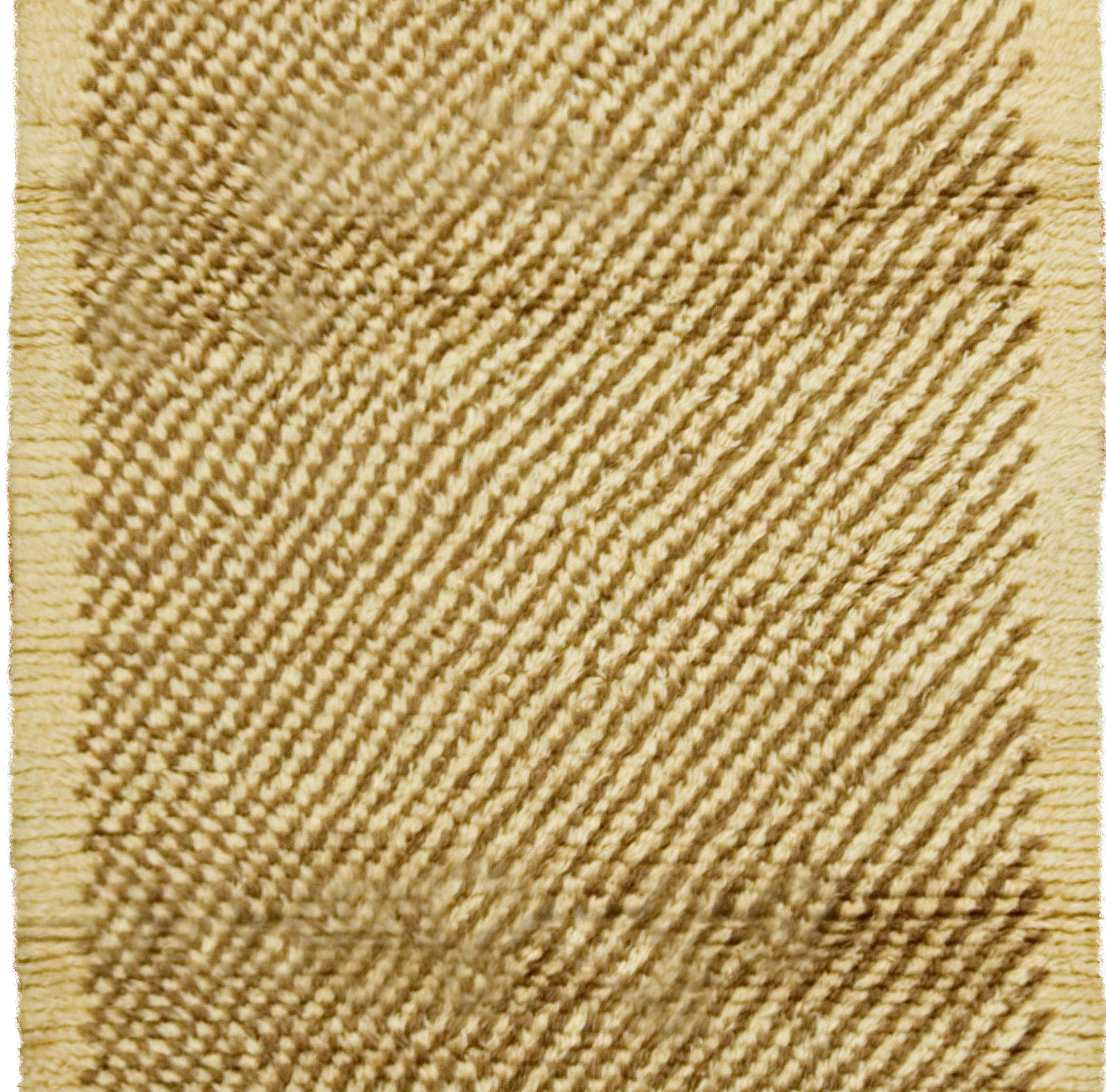 Vintage Braun Türkisch Tulu Teppich Teppich 3'8 x 6'8 (20. Jahrhundert) im Angebot