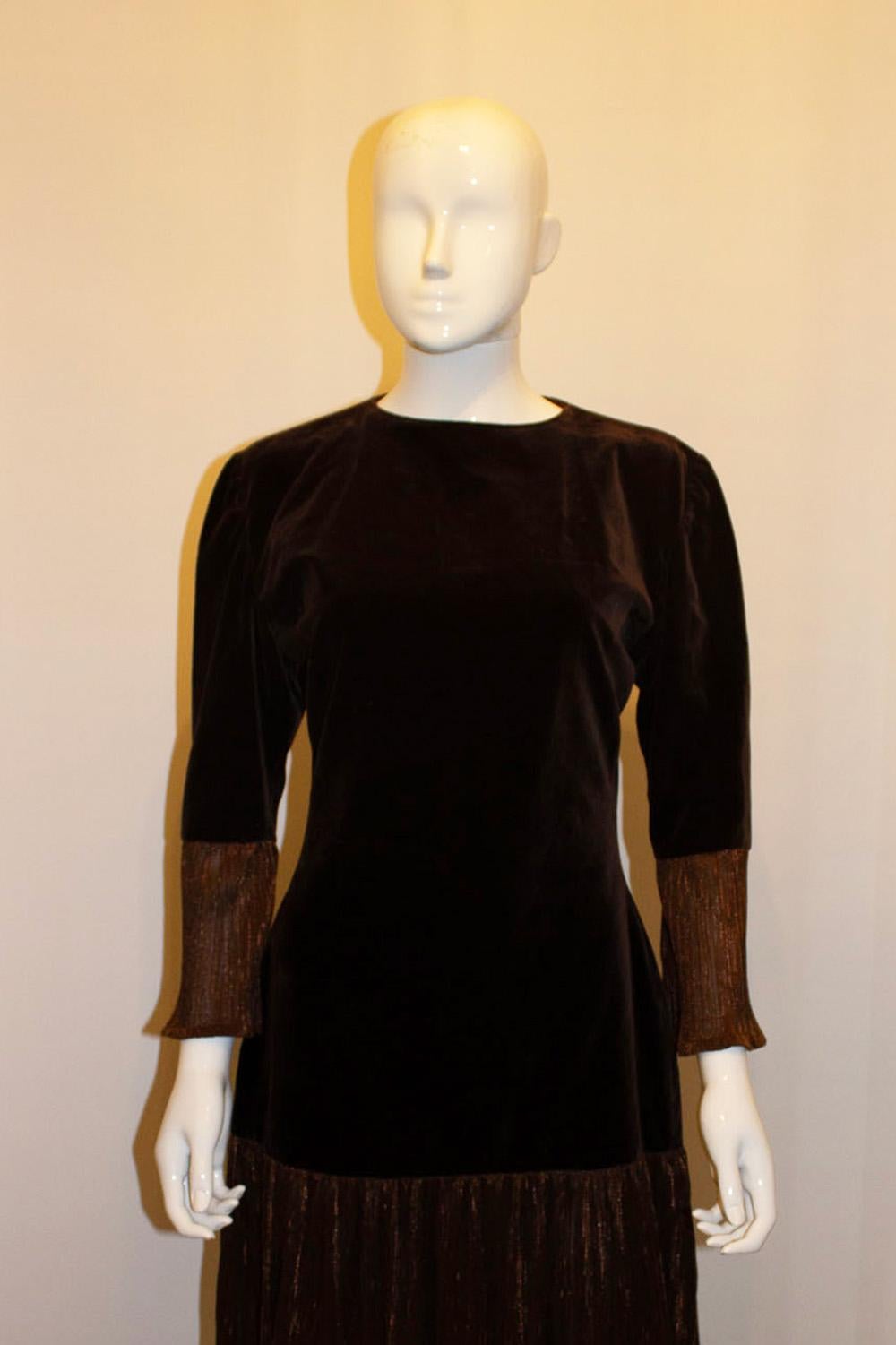 Vintage Brown Velvet Party Dress with Drop Waist For Sale 1
