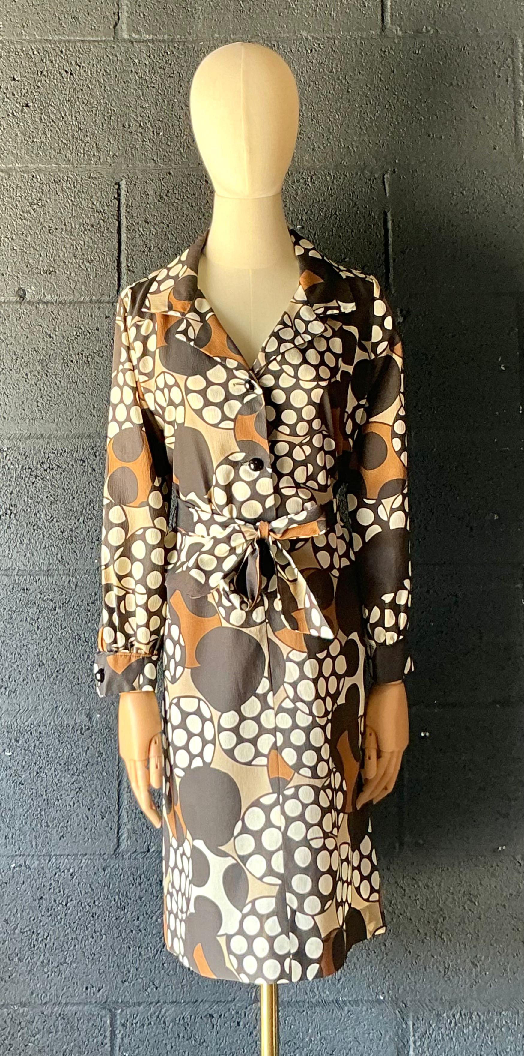 Braun & Weiß gemustertes Vintage-Kleid (Schwarz) im Angebot