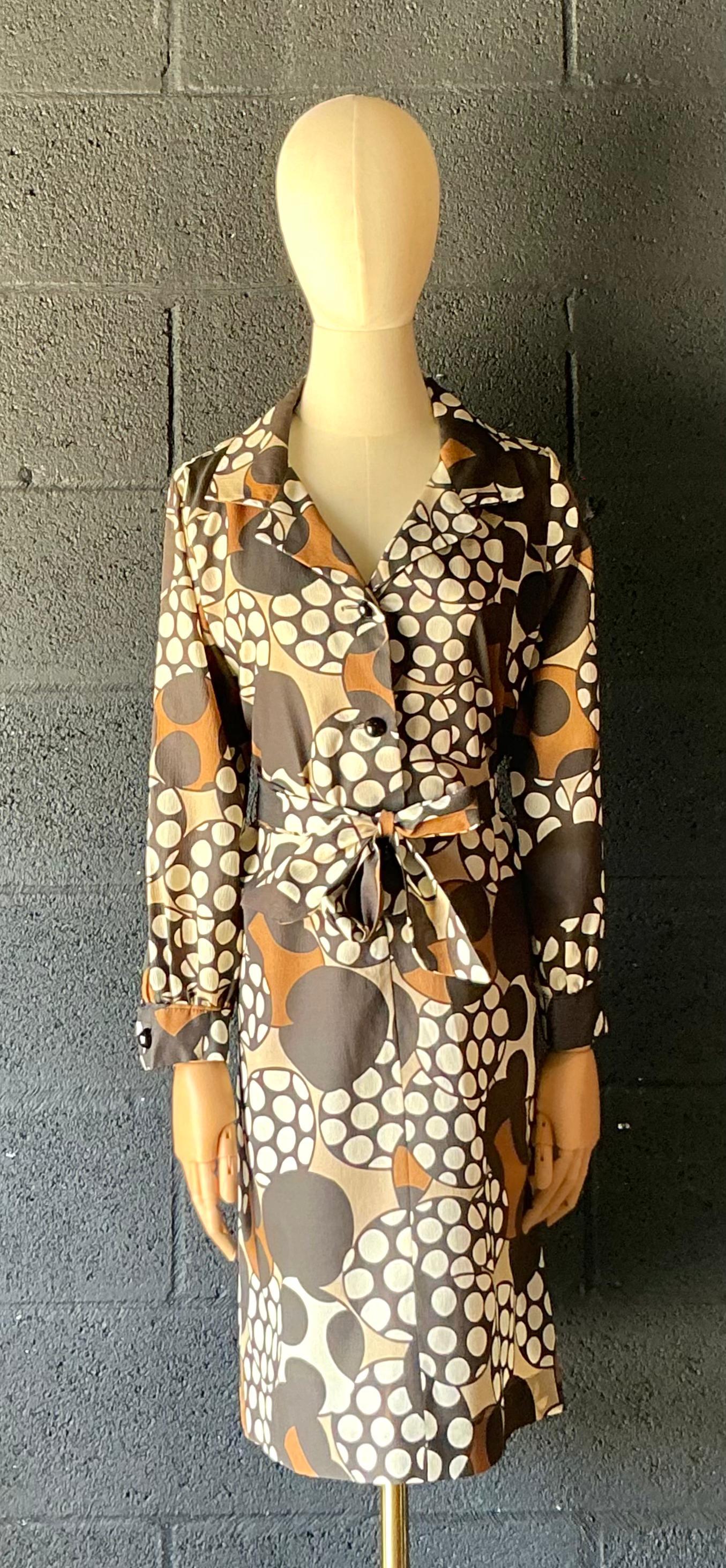 Braun & Weiß gemustertes Vintage-Kleid im Angebot 2