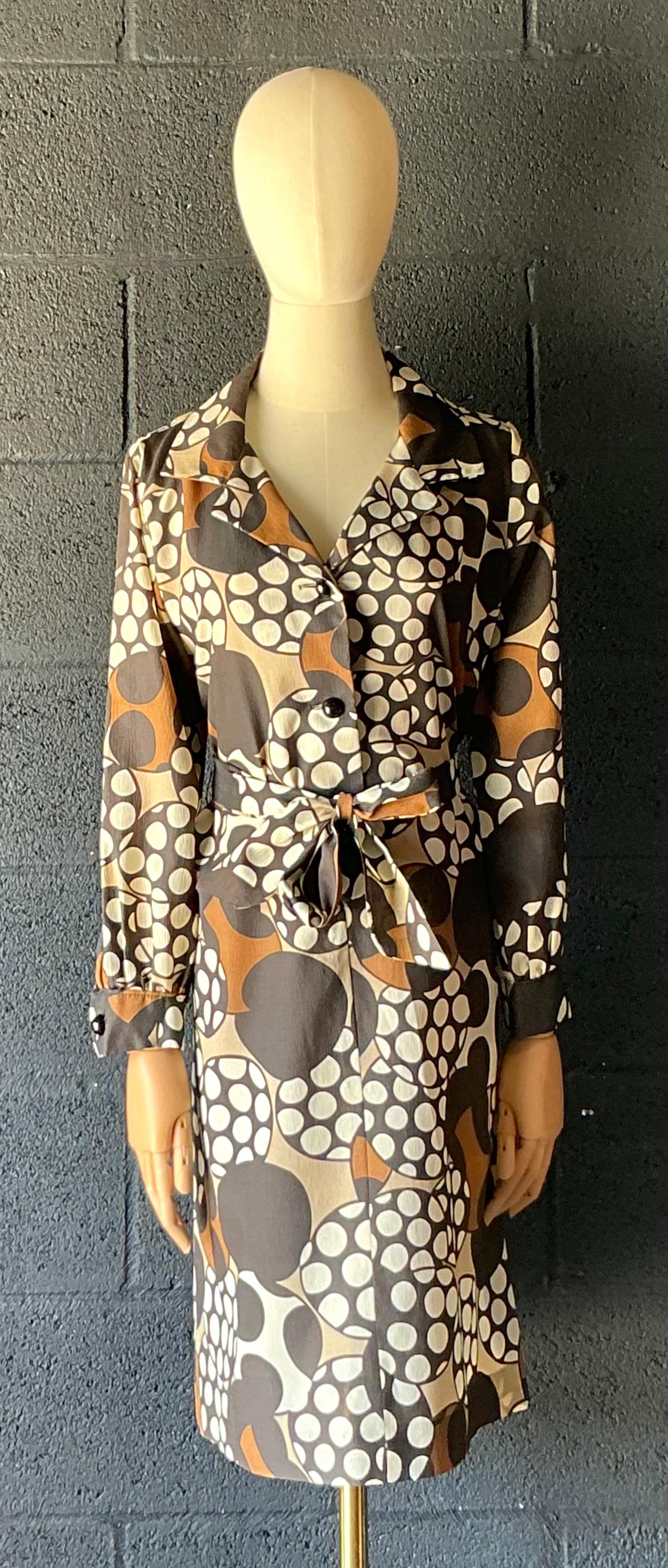 Braun & Weiß gemustertes Vintage-Kleid im Angebot 3