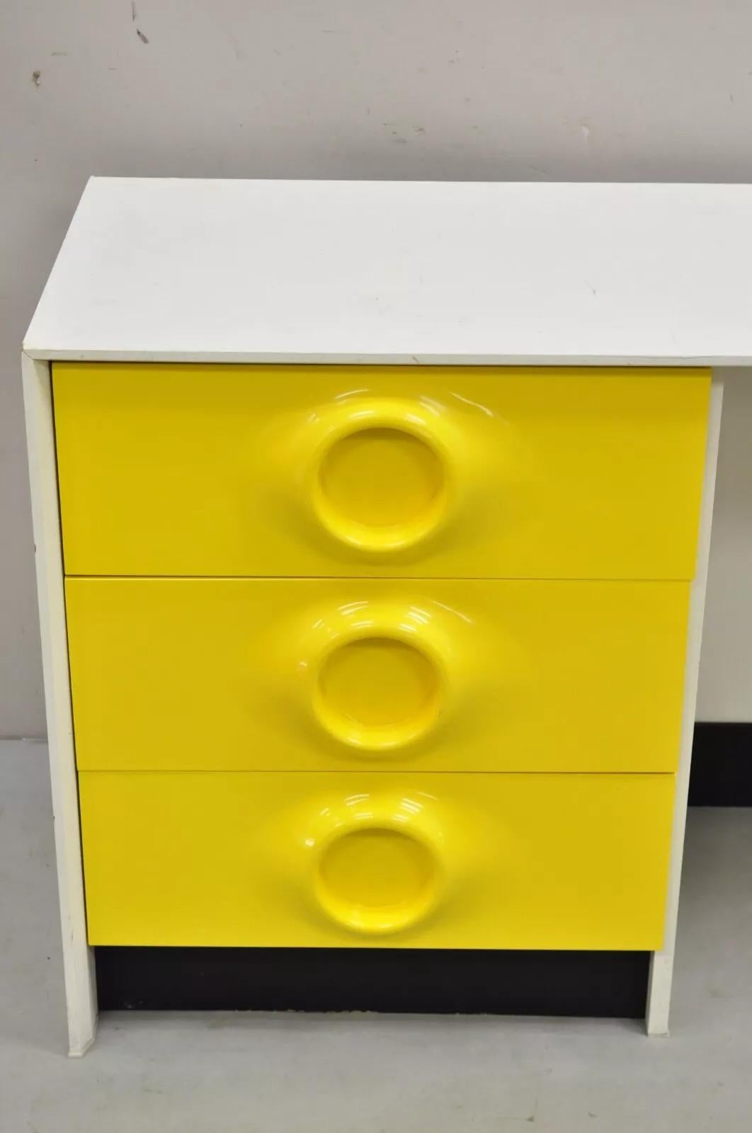 Vintage Broyhill Premier Yellow Molded Plastic Space Age Joe Colombo Style 3 Drawer Desk. Circa 1970s. Measurements: 30.5