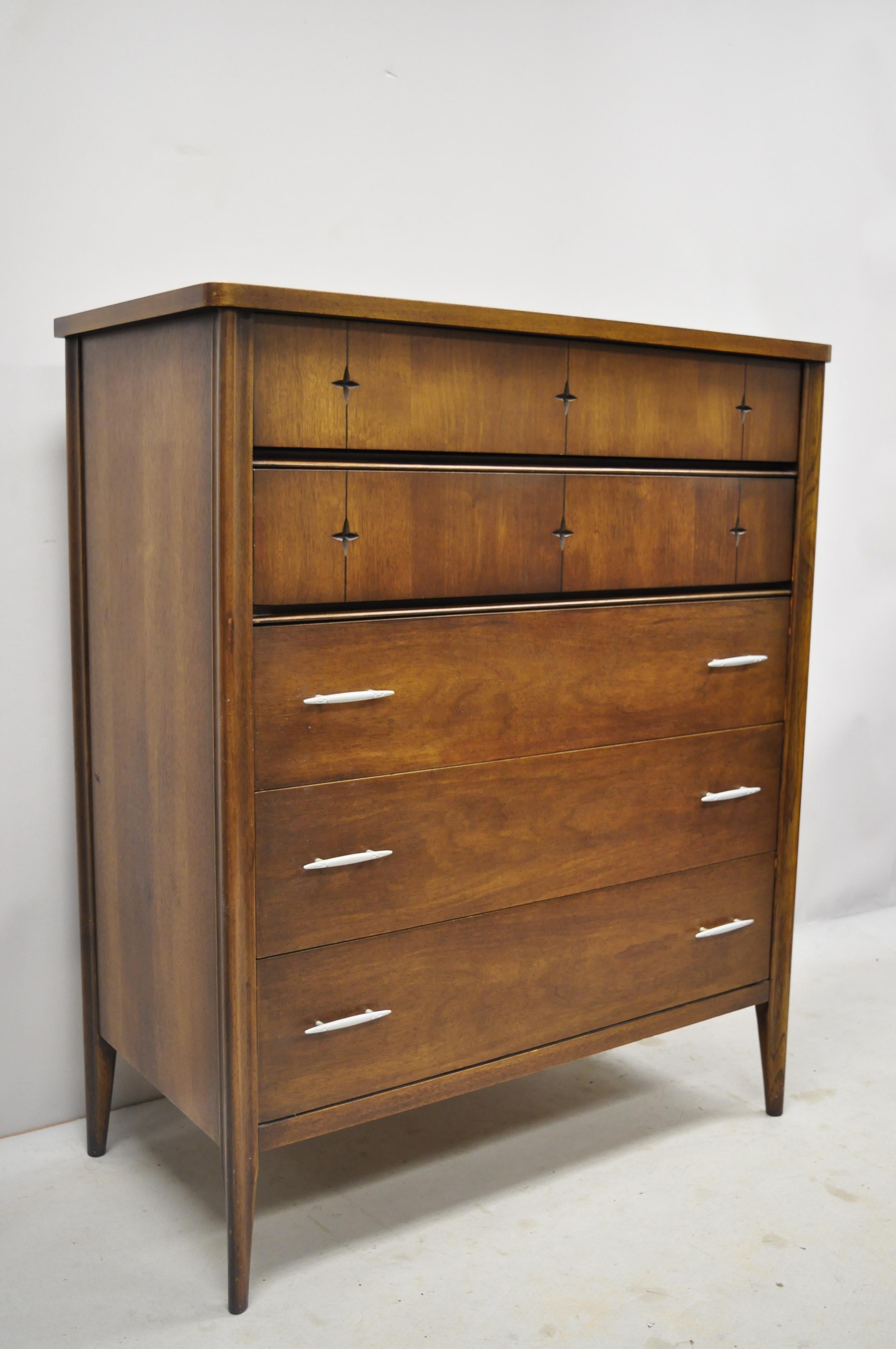 Vintage Broyhill Saga Mid-Century Modern Walnut Carved Star Tall Chest Dresser 2