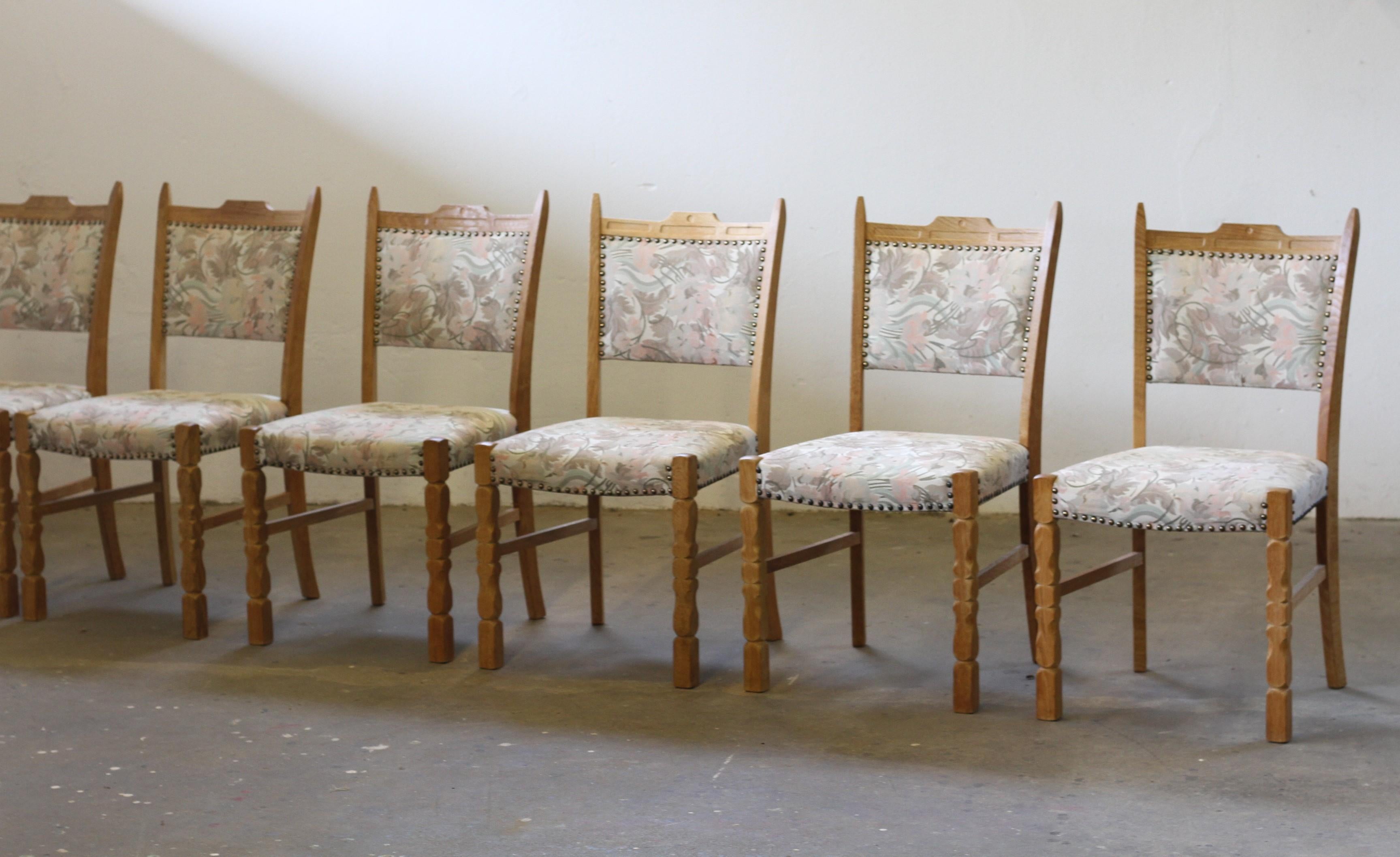 Sedie da pranzo danesi Brualist in Oak nello stile di Henning Kjærnulf, anni '60, Set di 6 in vendita 7