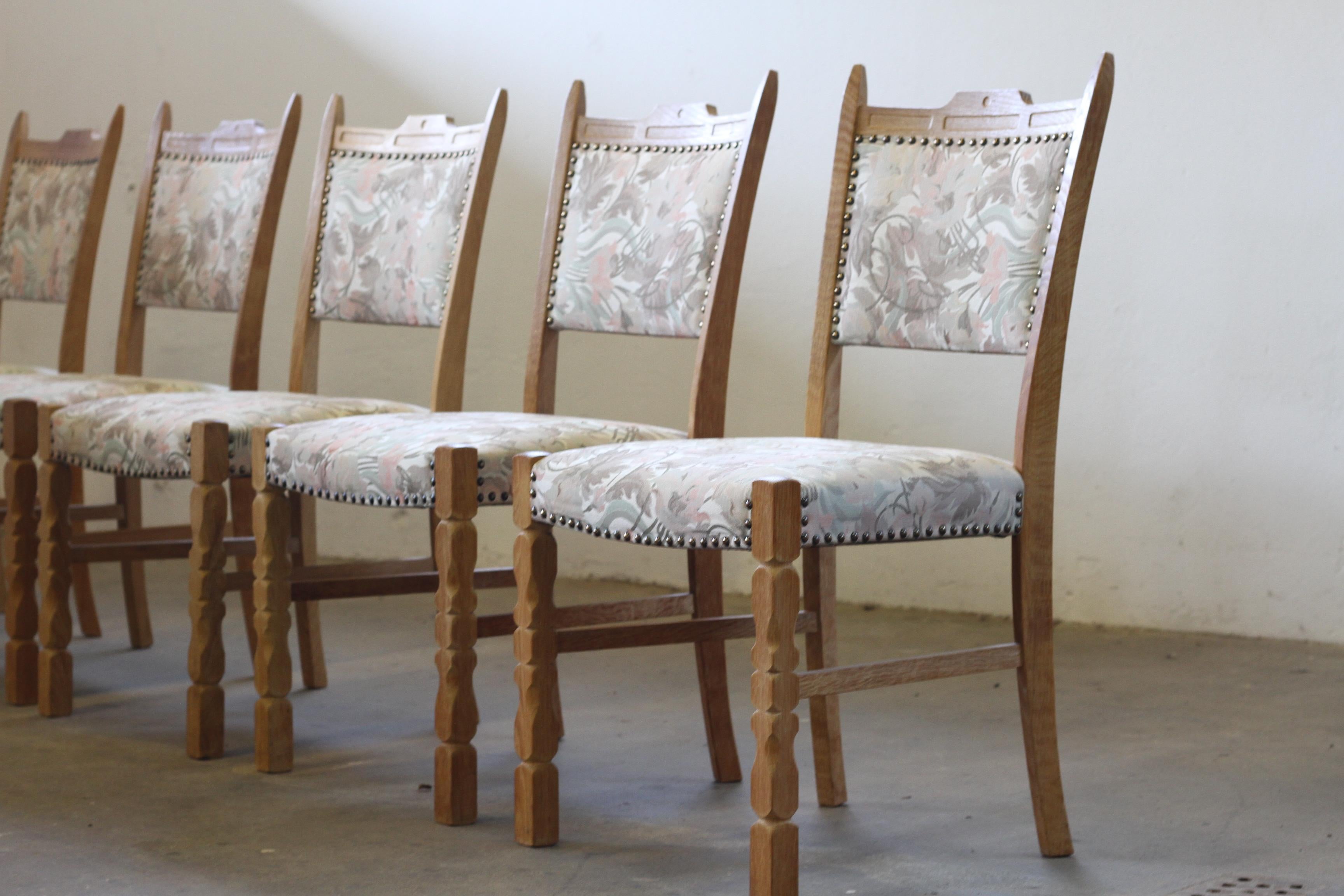 Danese Sedie da pranzo danesi Brualist in Oak nello stile di Henning Kjærnulf, anni '60, Set di 6 in vendita