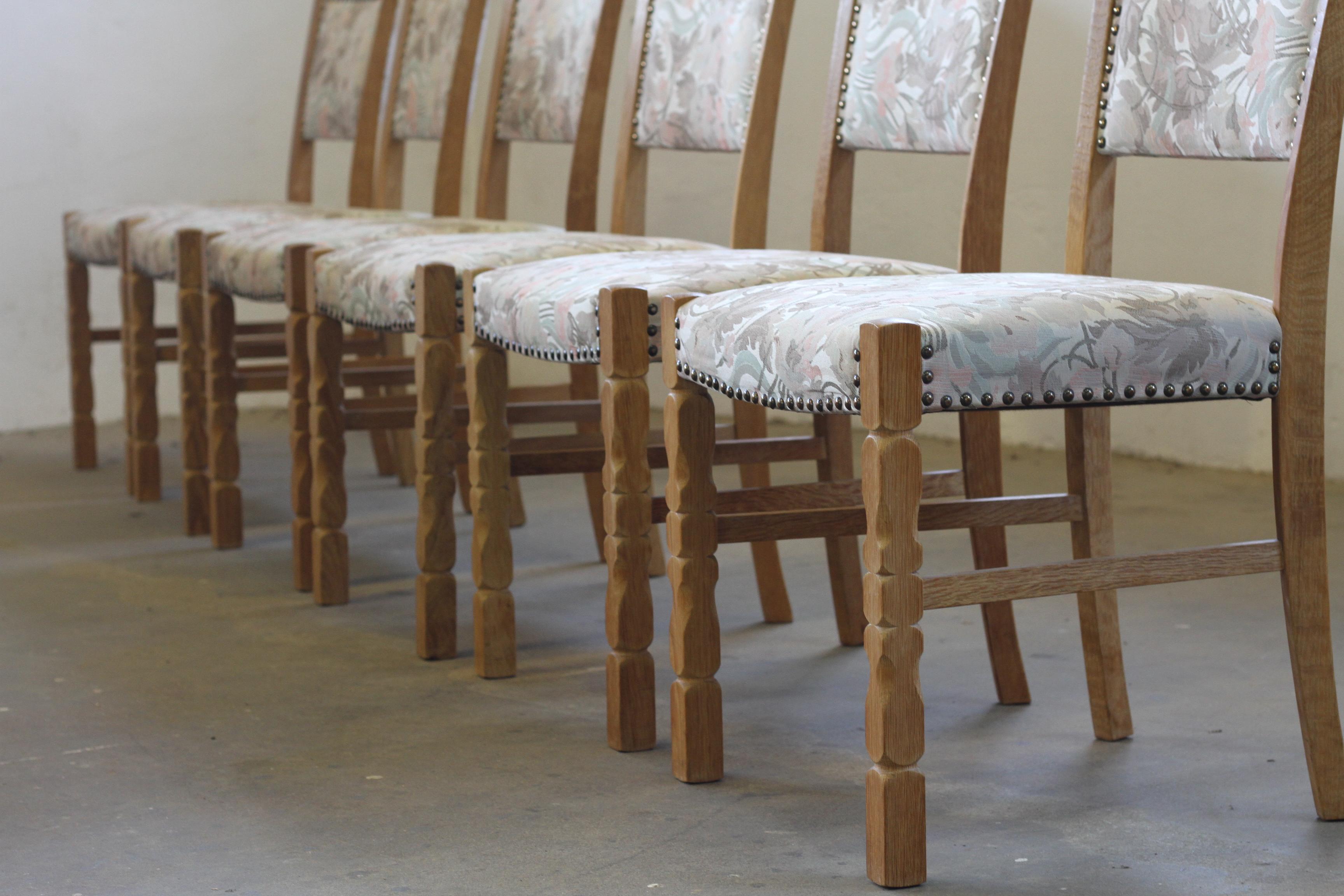 Sedie da pranzo danesi Brualist in Oak nello stile di Henning Kjærnulf, anni '60, Set di 6 In condizioni buone in vendita a Store Heddinge, DK