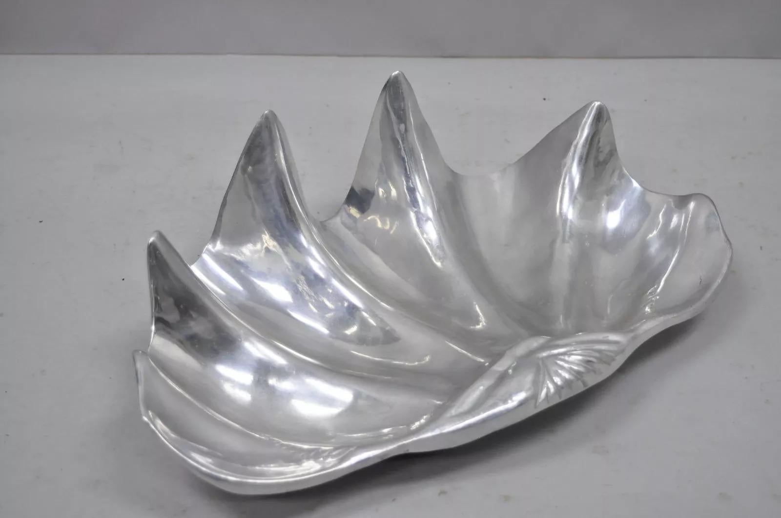 Große Wilton Vintage-Schale mit Muschelschale aus Aluminiumschale in Muschelform, Bruce Fox Design, 19. Zoll, Vintage (Moderne der Mitte des Jahrhunderts) im Angebot
