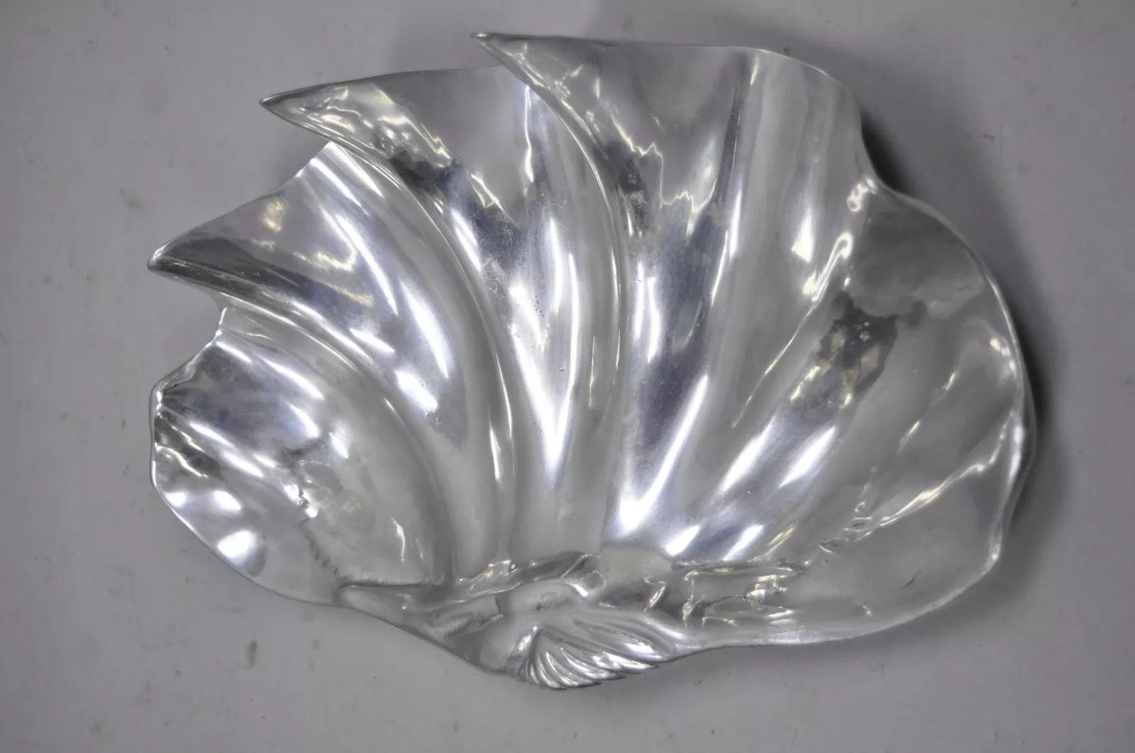 Große Wilton Vintage-Schale mit Muschelschale aus Aluminiumschale in Muschelform, Bruce Fox Design, 19. Zoll, Vintage im Angebot 1