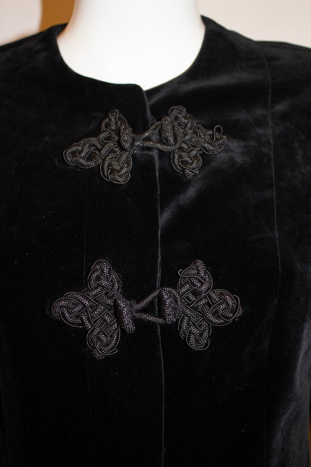 Giacca vintage in velluto nero di Bruce Oldfield in vendita 5