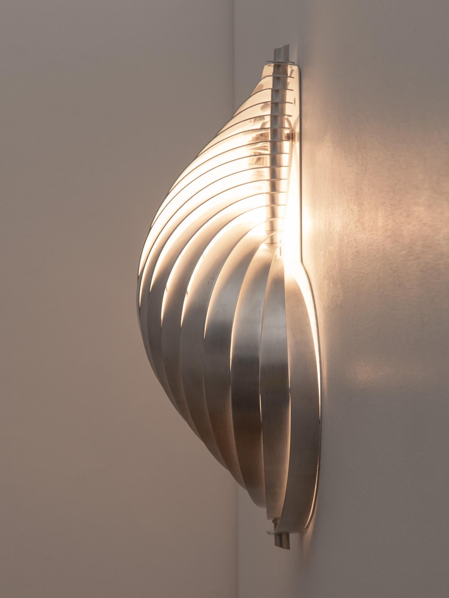Applique vintage en aluminium brossé Henri Mathieu, France, années 1960 Bon état - En vente à PRESTON, AU