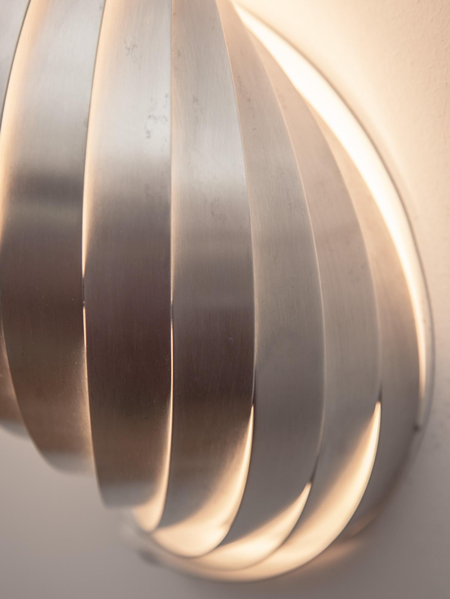 20ième siècle Applique vintage en aluminium brossé Henri Mathieu, France, années 1960 en vente