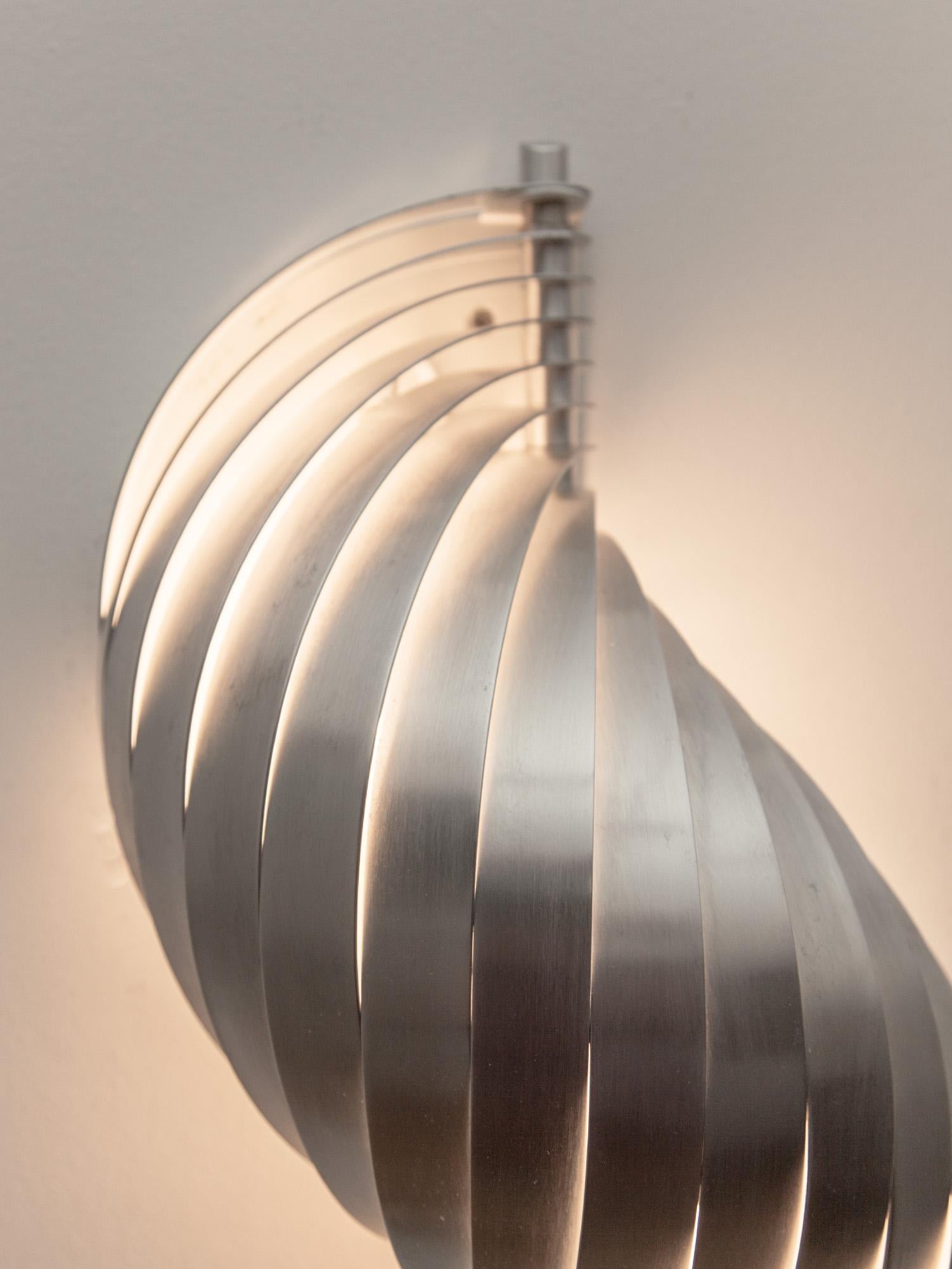 Aluminium Applique vintage en aluminium brossé Henri Mathieu, France, années 1960 en vente