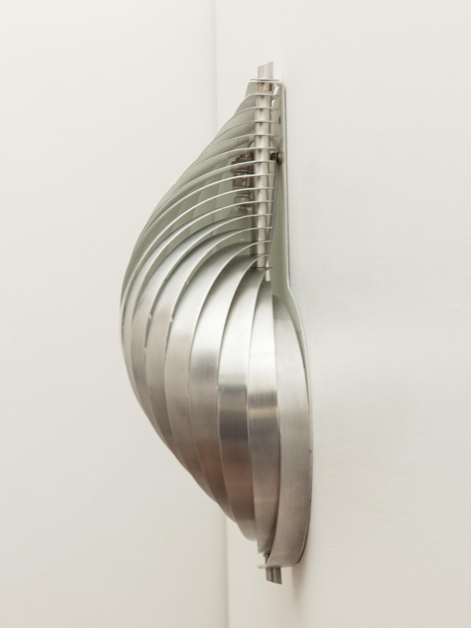Applique vintage en aluminium brossé Henri Mathieu, France, années 1960 en vente 1