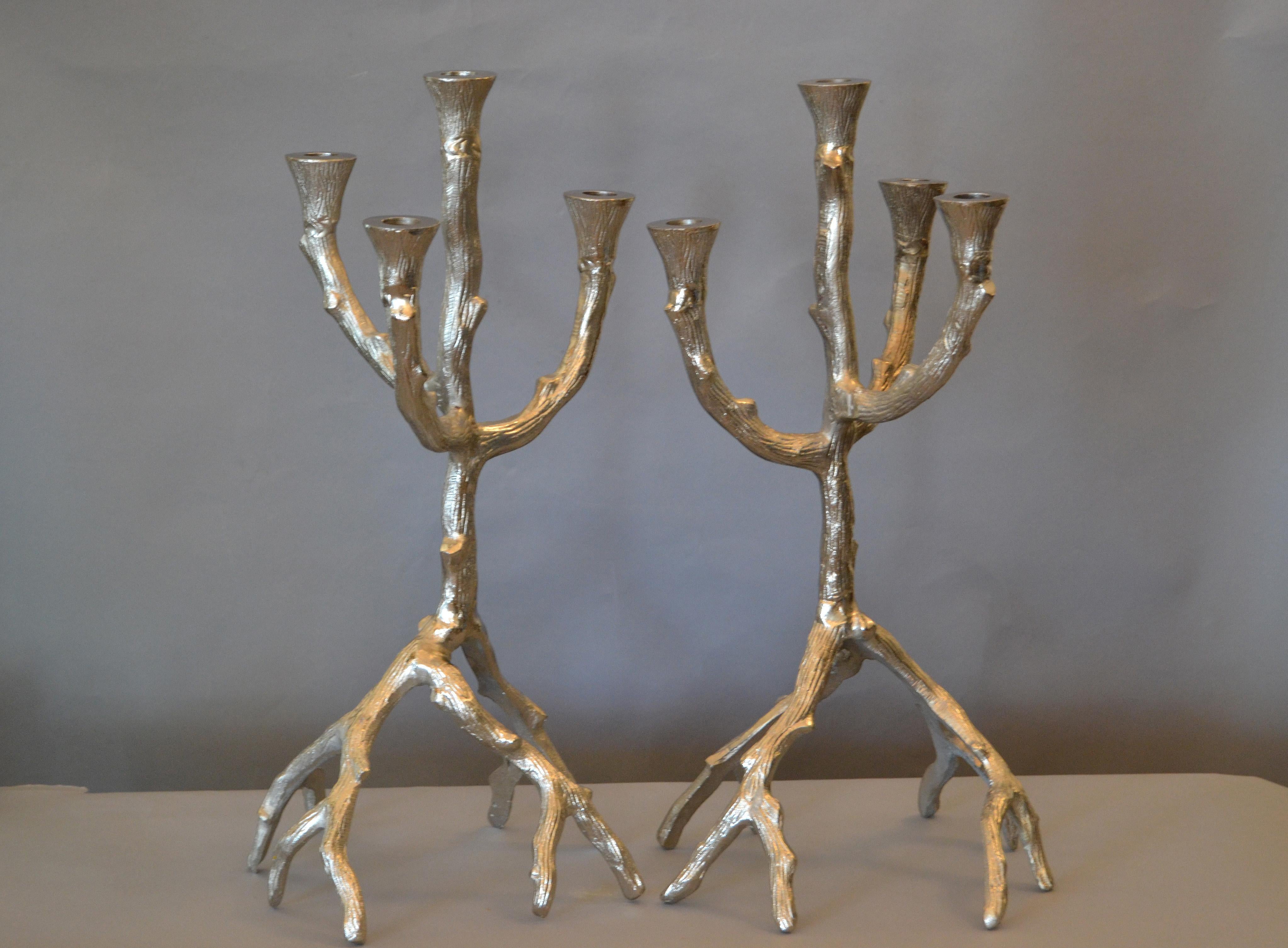 Vieille paire de candélabres en aluminium brossé avec branches d'arbre 1