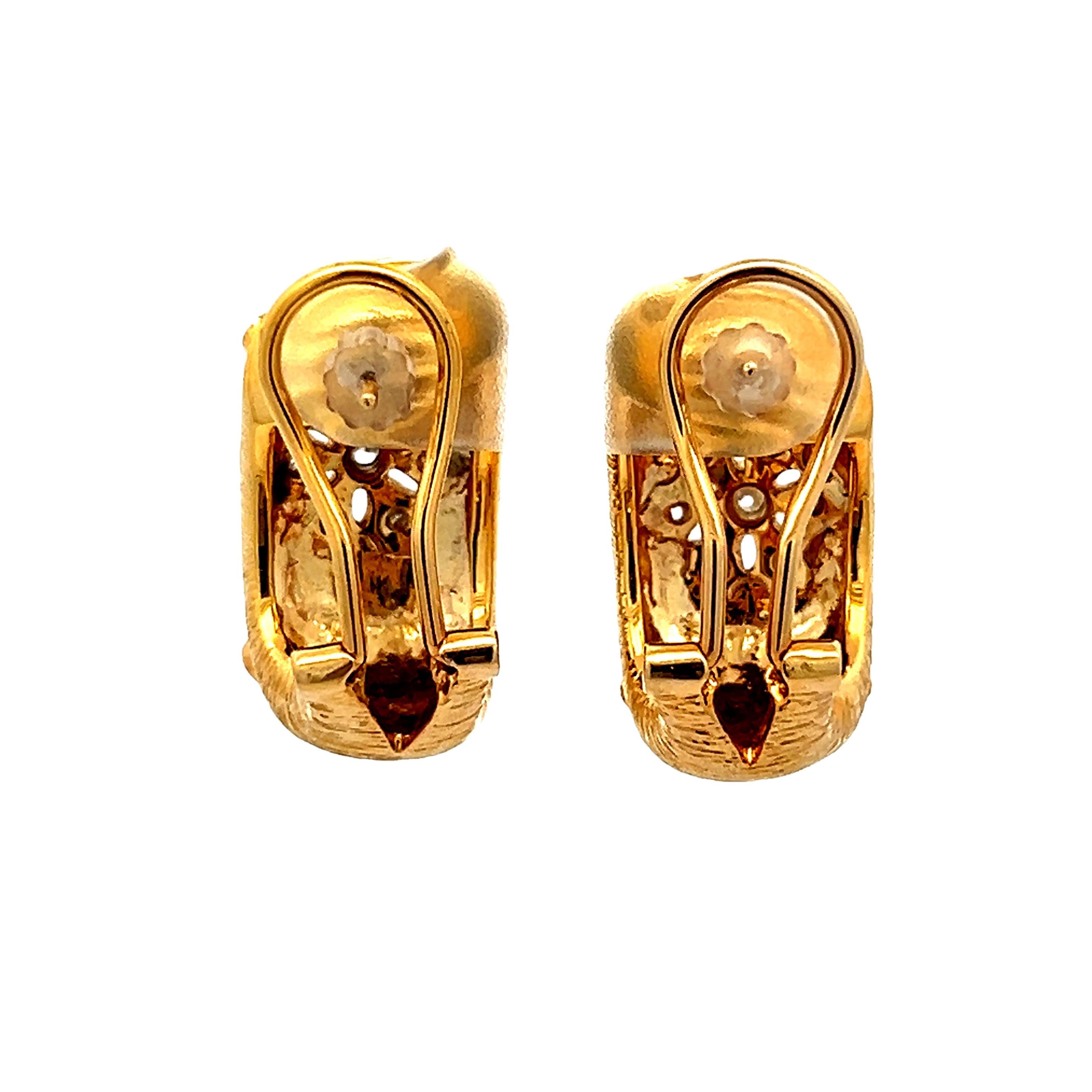 Vintage gebürstetes Gelb 14K Gold  Reif-Ohrringe mit Diamanten (Moderne) im Angebot