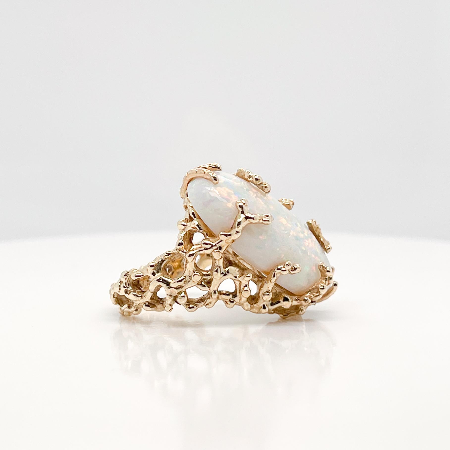 Brutalistischer Cocktail-Ring aus 18 Karat Gold & Opal-Cabochon 4