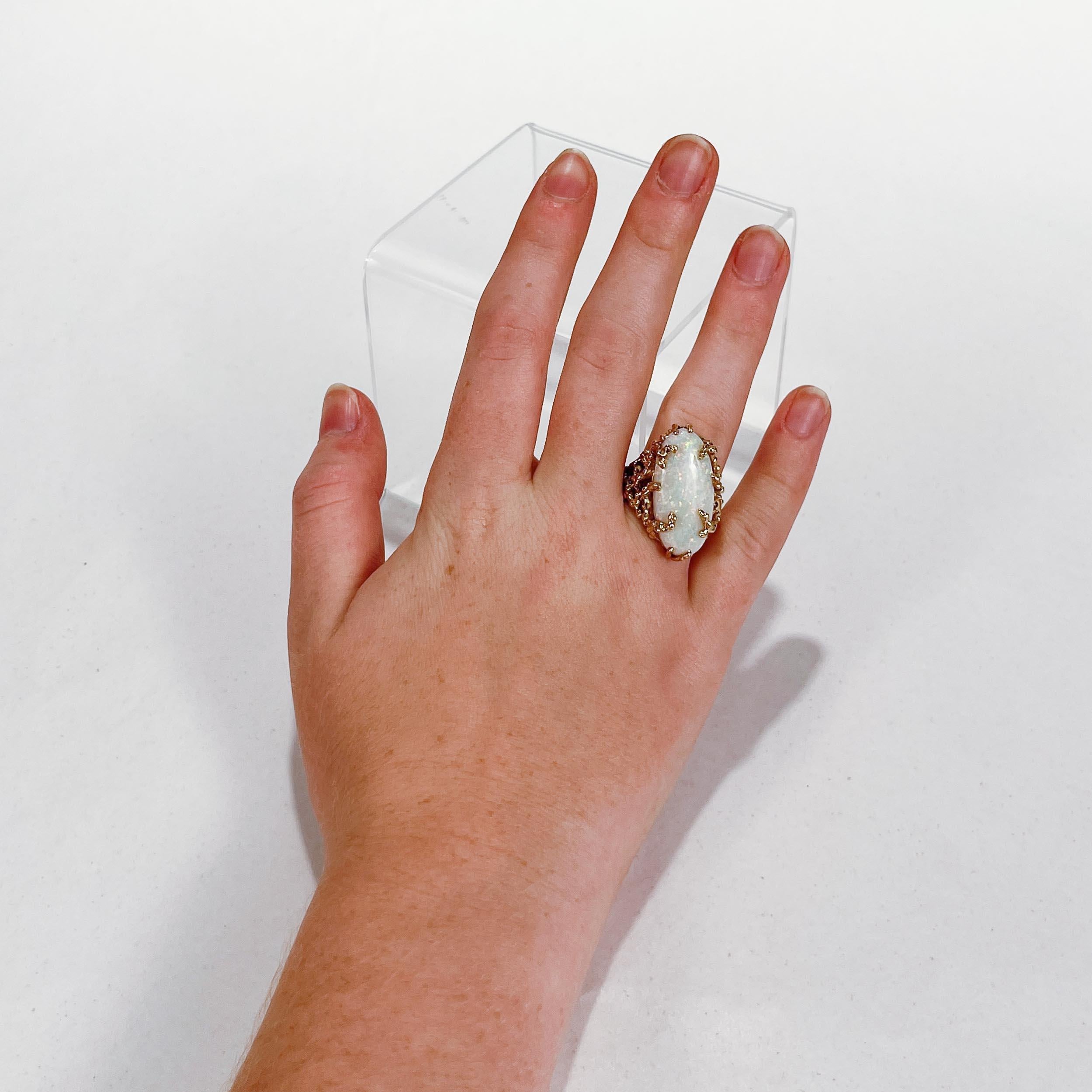 Brutalistischer Cocktail-Ring aus 18 Karat Gold & Opal-Cabochon 11