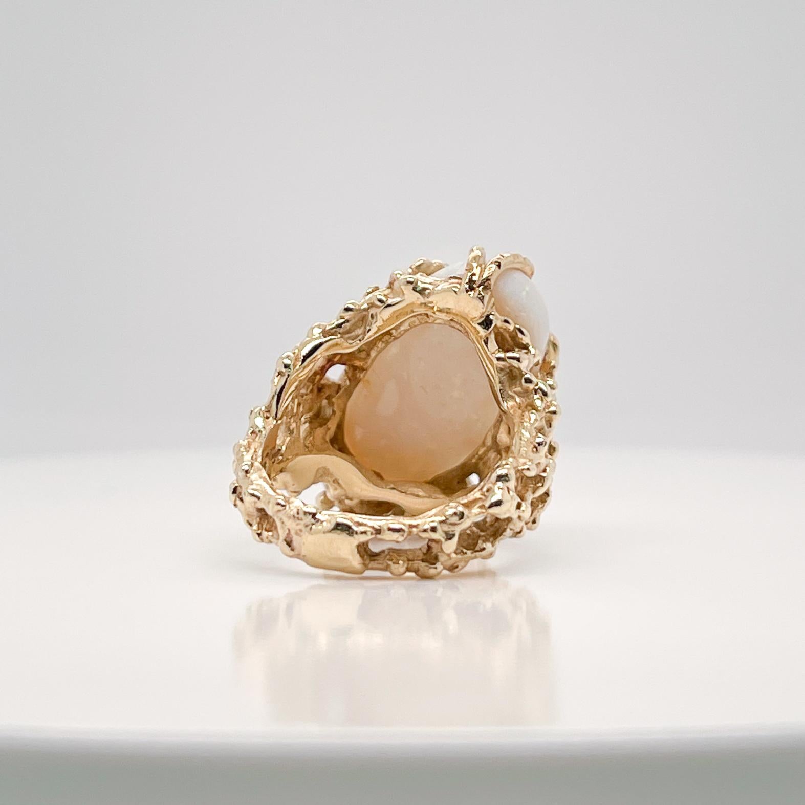 Brutalistischer Cocktail-Ring aus 18 Karat Gold & Opal-Cabochon 1