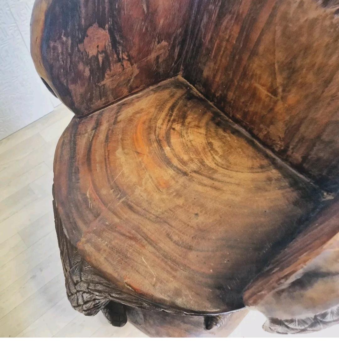 Legno Poltrone brutaliste d'epoca in legno massiccio con sculture d'aquila in vendita