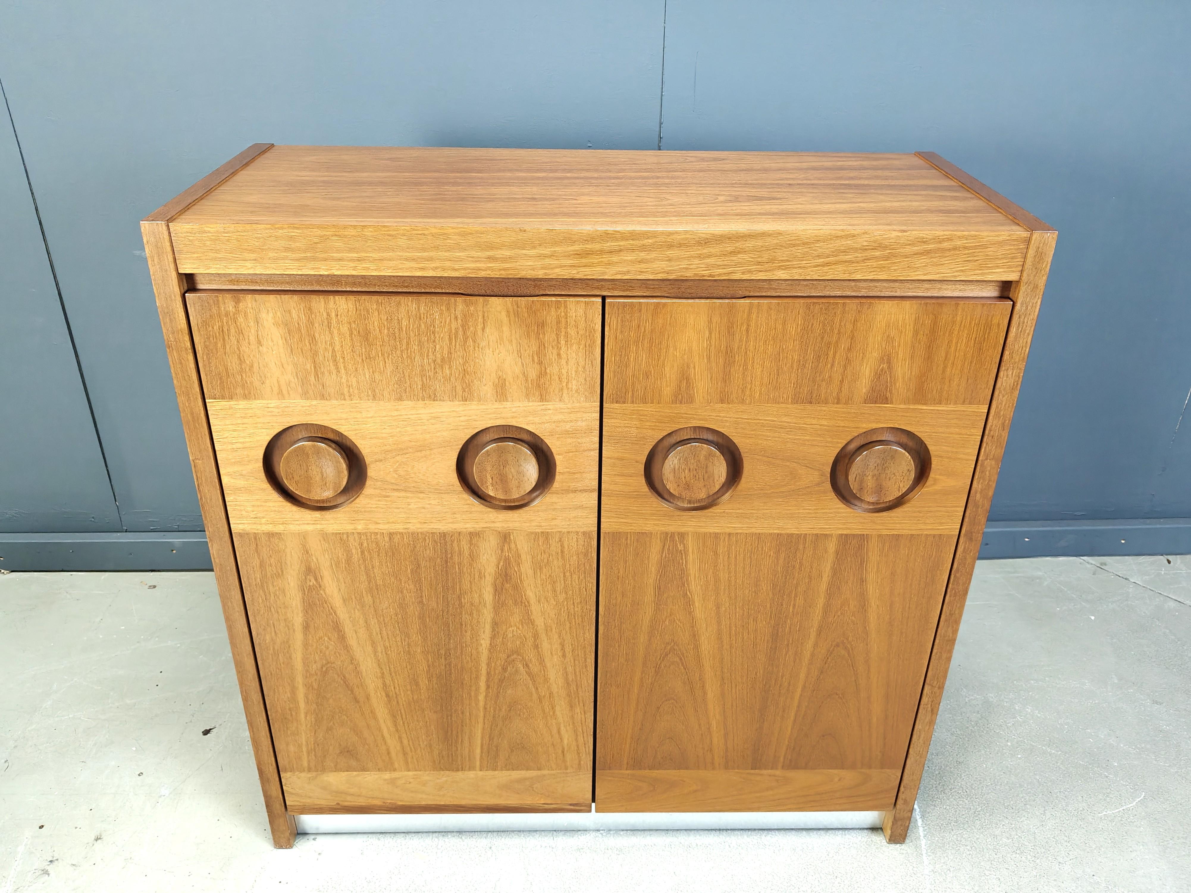 Barschrank im brutalistischen Stil, 1970er Jahre im Angebot 4