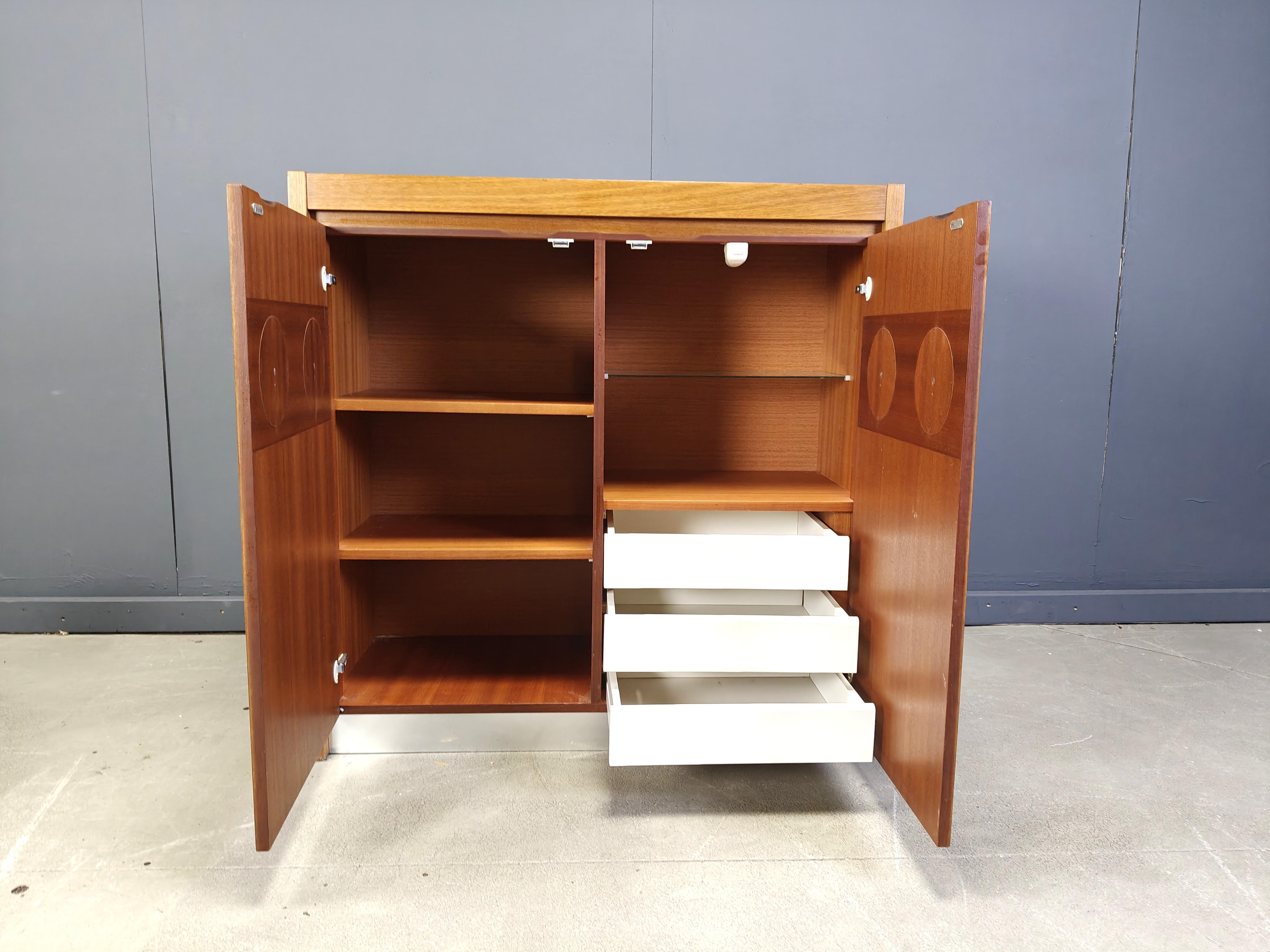 Barschrank im brutalistischen Stil, 1970er Jahre (Brutalismus) im Angebot