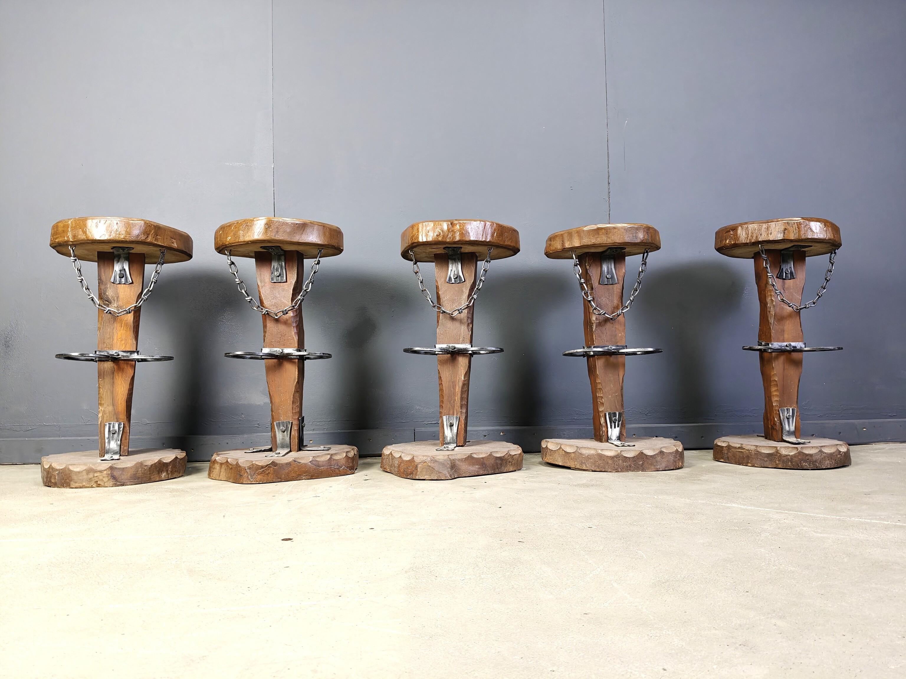Vintage brutalist bar stools, set of 5 - 1960s For Sale 1