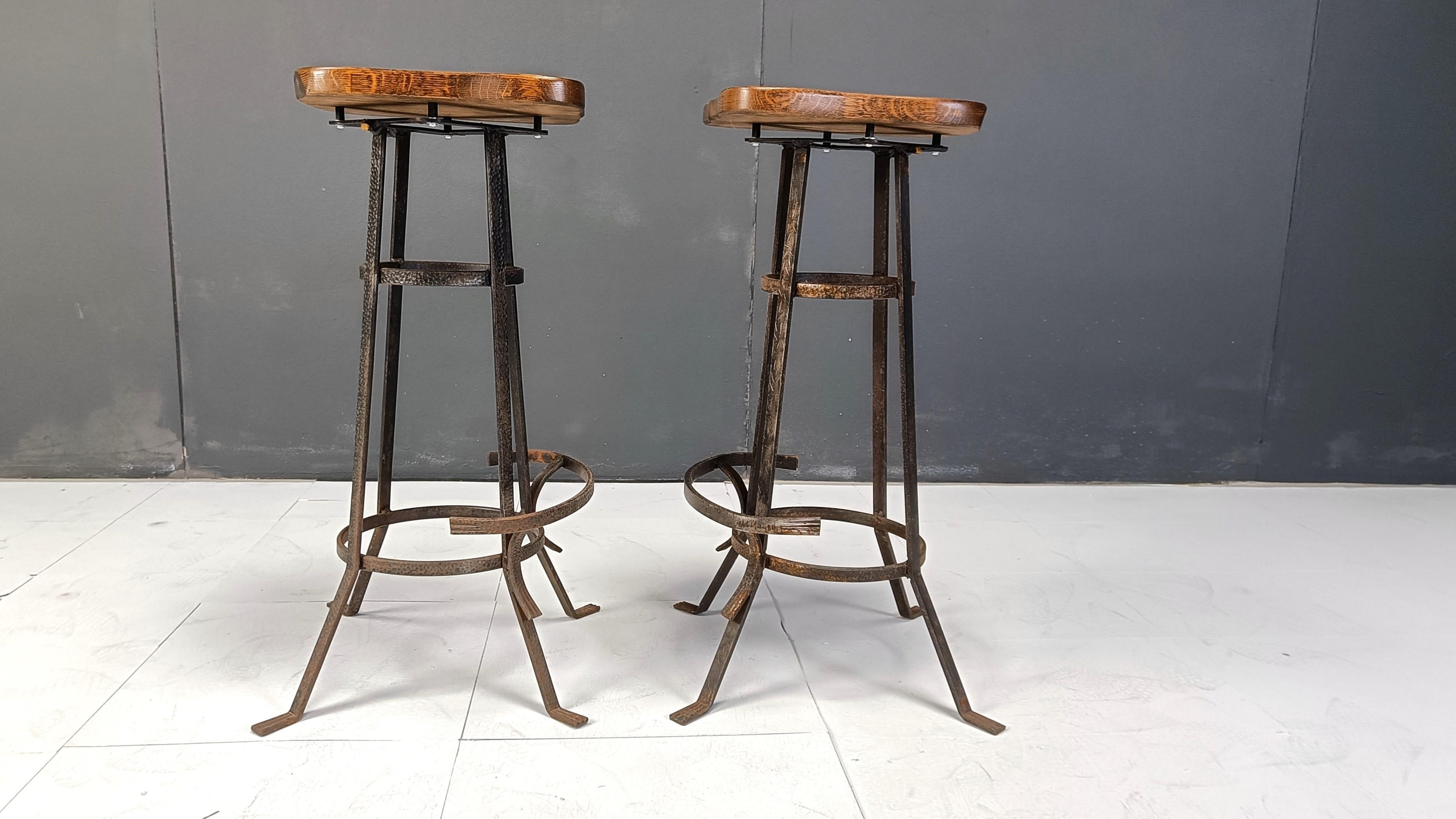 Vintage brutalist bar stools, set of 5 - 1970s For Sale 3