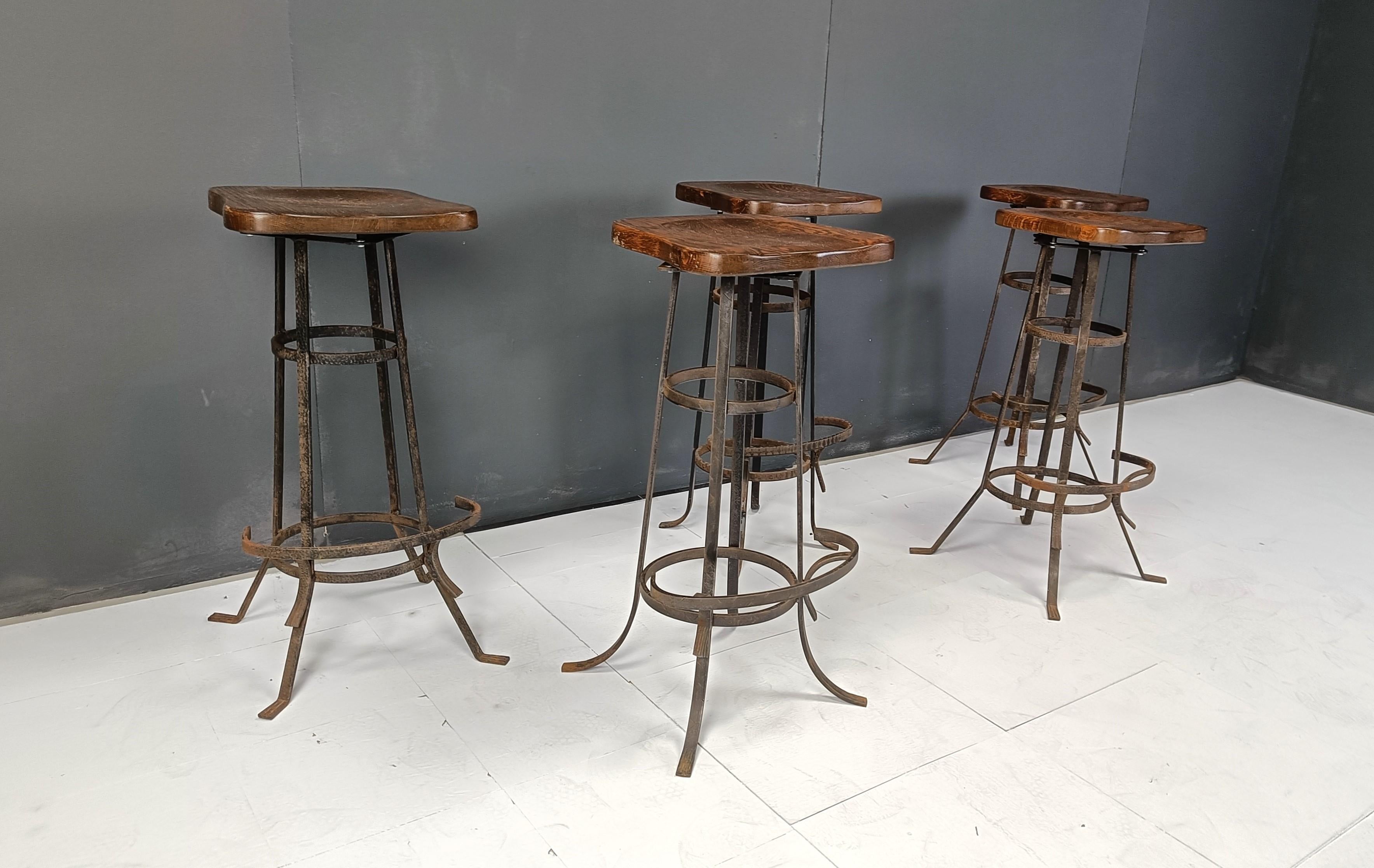 Vintage brutalist bar stools, set of 5 - 1970s For Sale 1