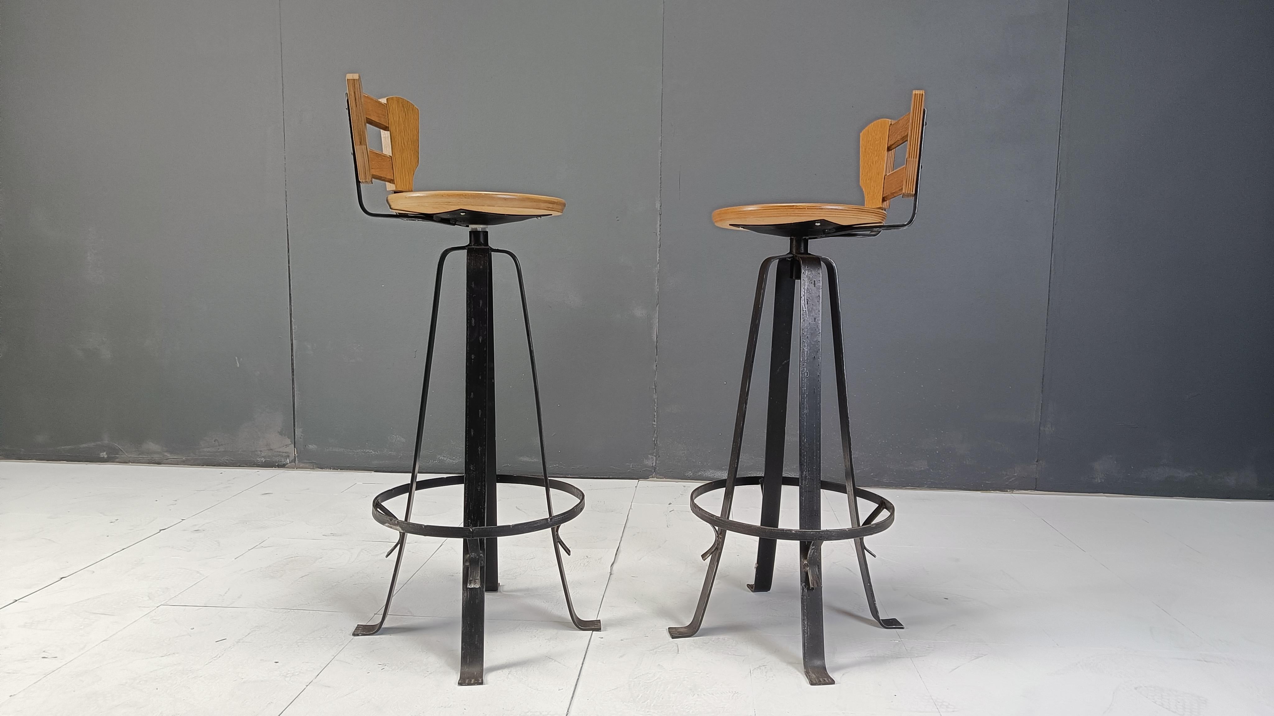 Vintage brutalist bar stools, set of 6 - 1970s For Sale 4
