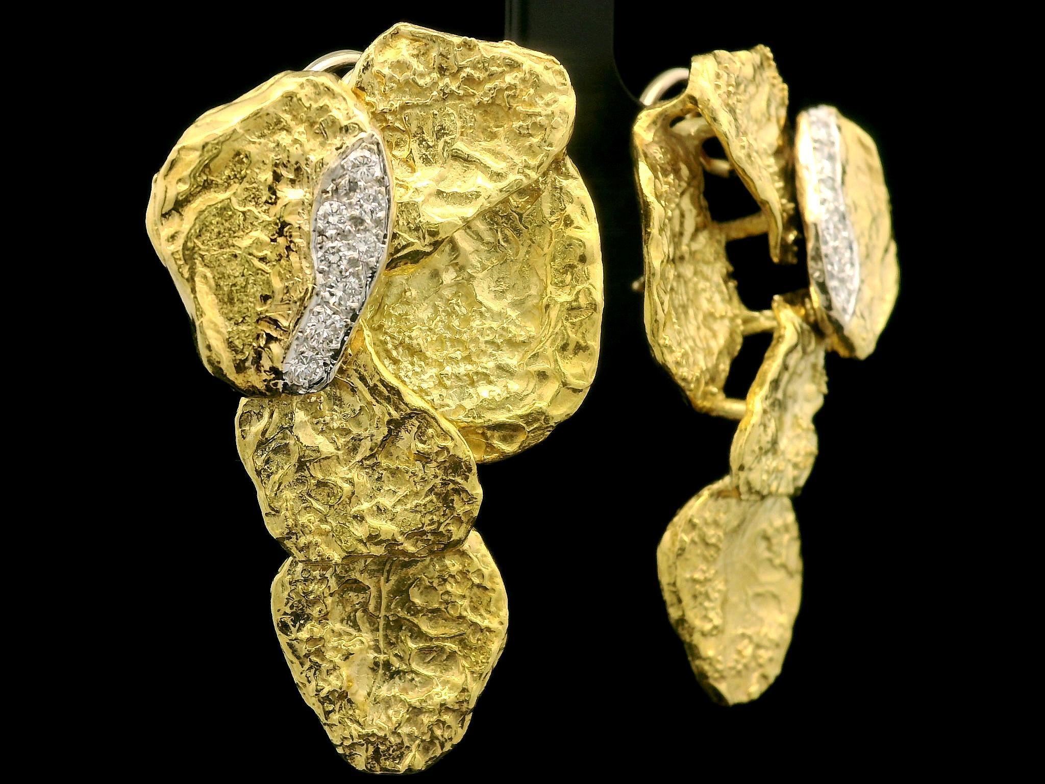 Orecchini a clip brutalisti d'epoca Boris LeBeau in oro 18k con diamanti strutturati in vendita 6