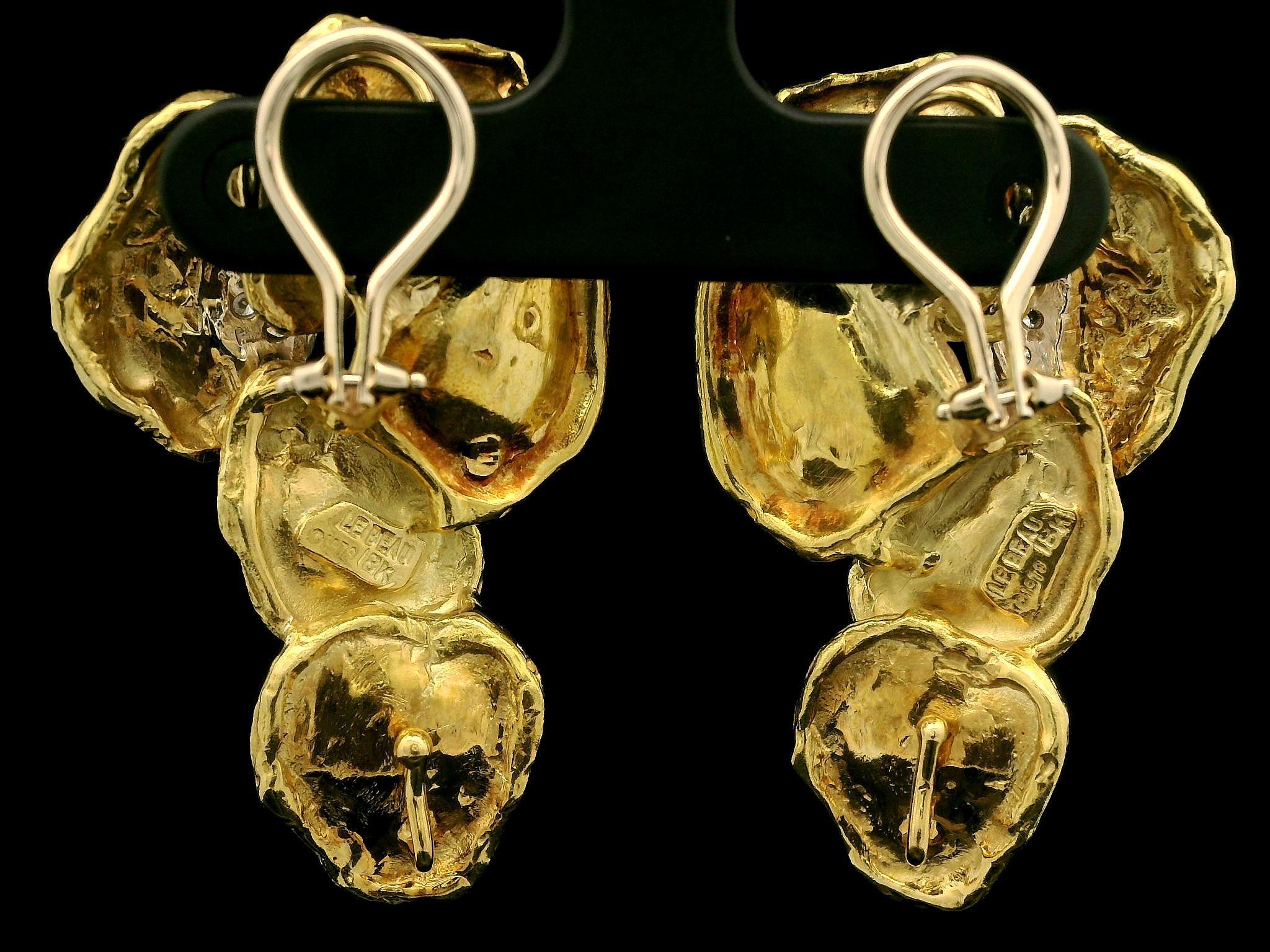 Moderno Orecchini a clip brutalisti d'epoca Boris LeBeau in oro 18k con diamanti strutturati in vendita