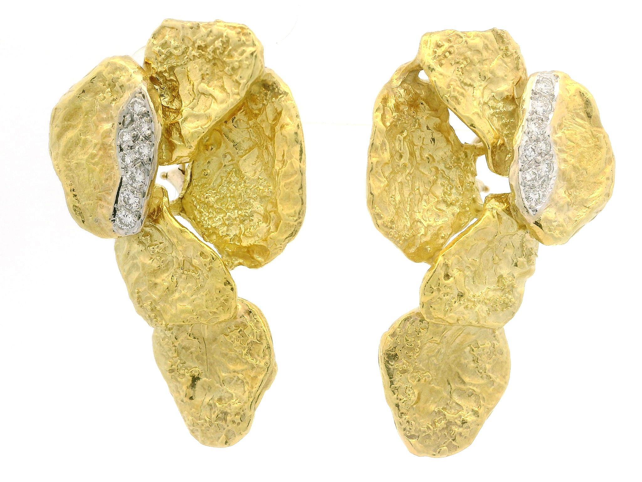 Donna Orecchini a clip brutalisti d'epoca Boris LeBeau in oro 18k con diamanti strutturati in vendita