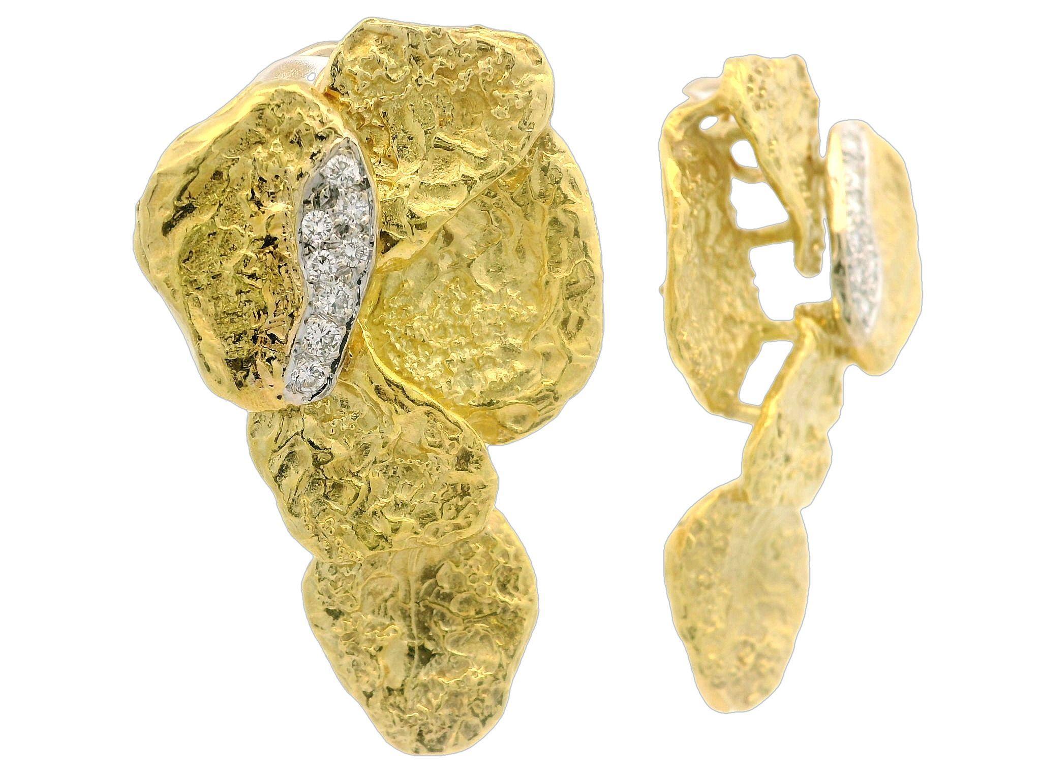 Orecchini a clip brutalisti d'epoca Boris LeBeau in oro 18k con diamanti strutturati in vendita 1