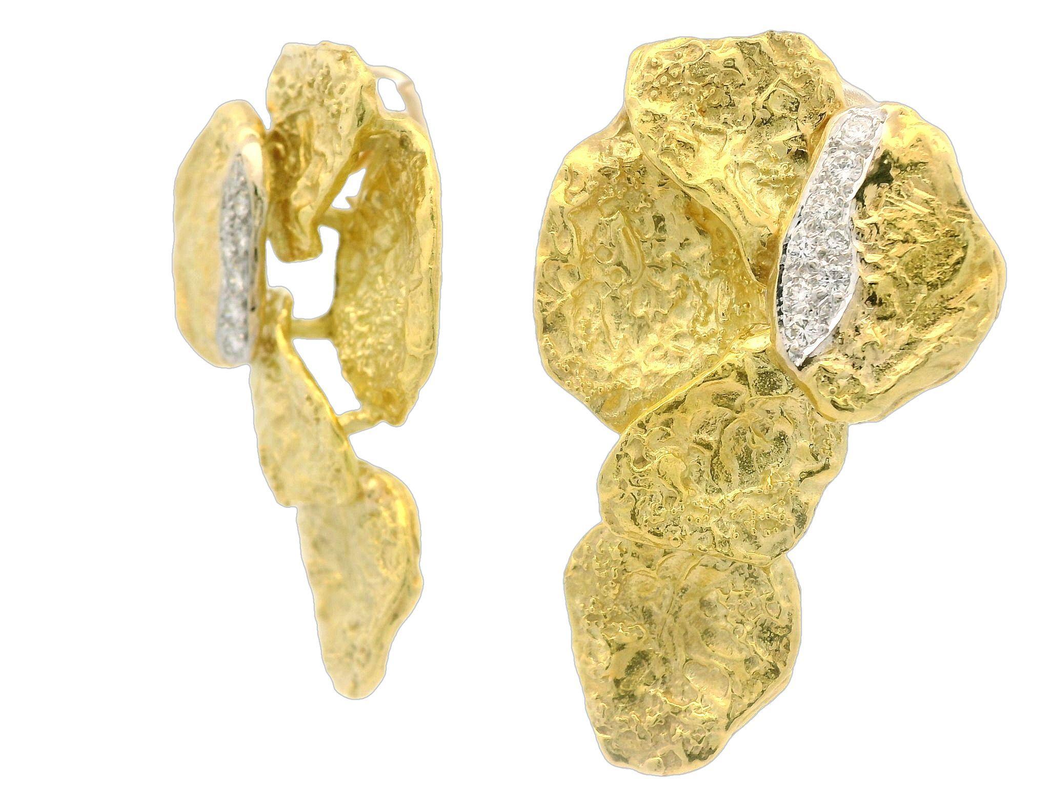 Orecchini a clip brutalisti d'epoca Boris LeBeau in oro 18k con diamanti strutturati in vendita 2