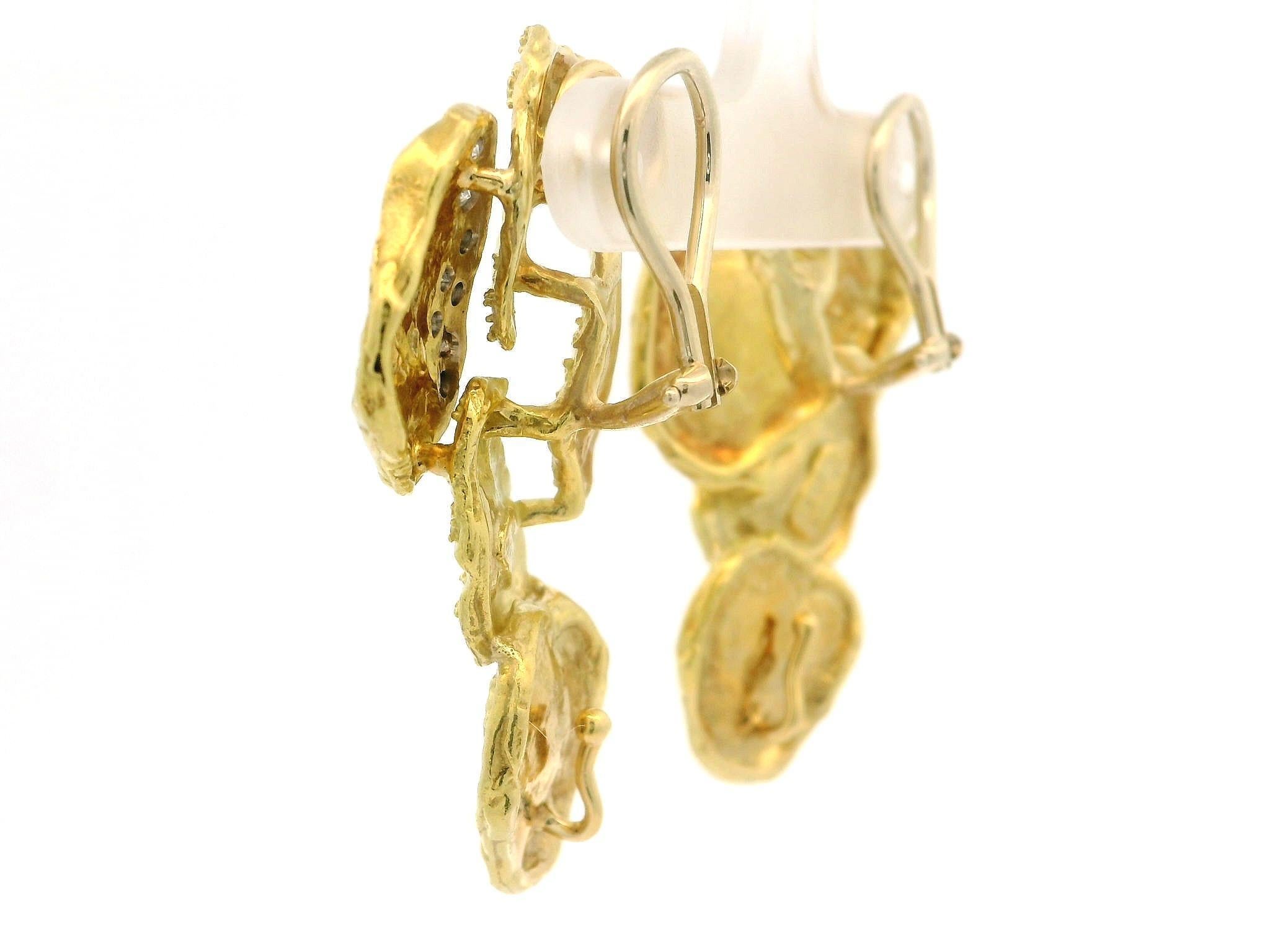 Orecchini a clip brutalisti d'epoca Boris LeBeau in oro 18k con diamanti strutturati in vendita 3