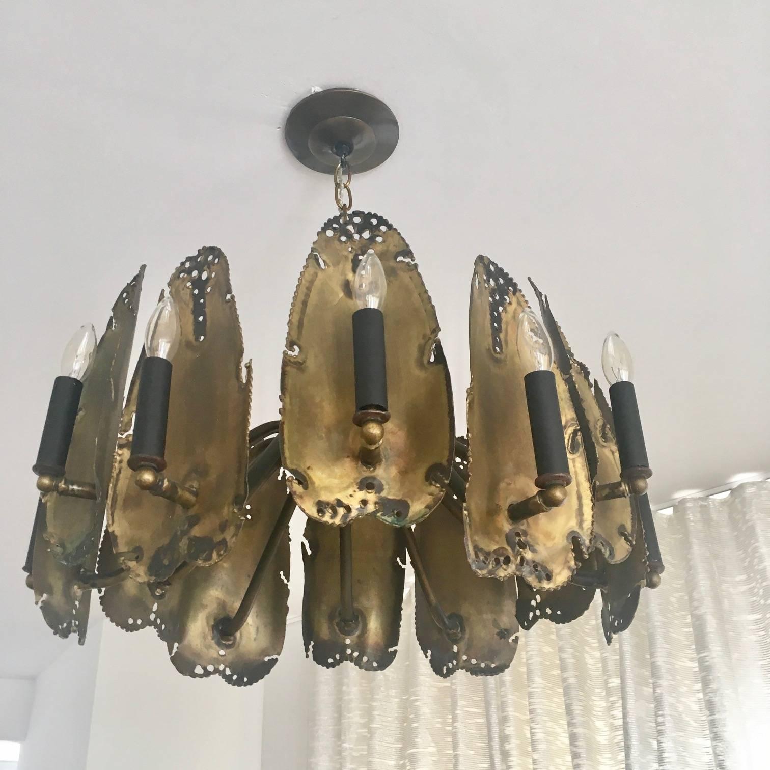 Vintage Brutalist Chandelier in Torched Brass Metal by Tom Greene, c. 1960's In Good Condition In Fort Lauderdale, FL