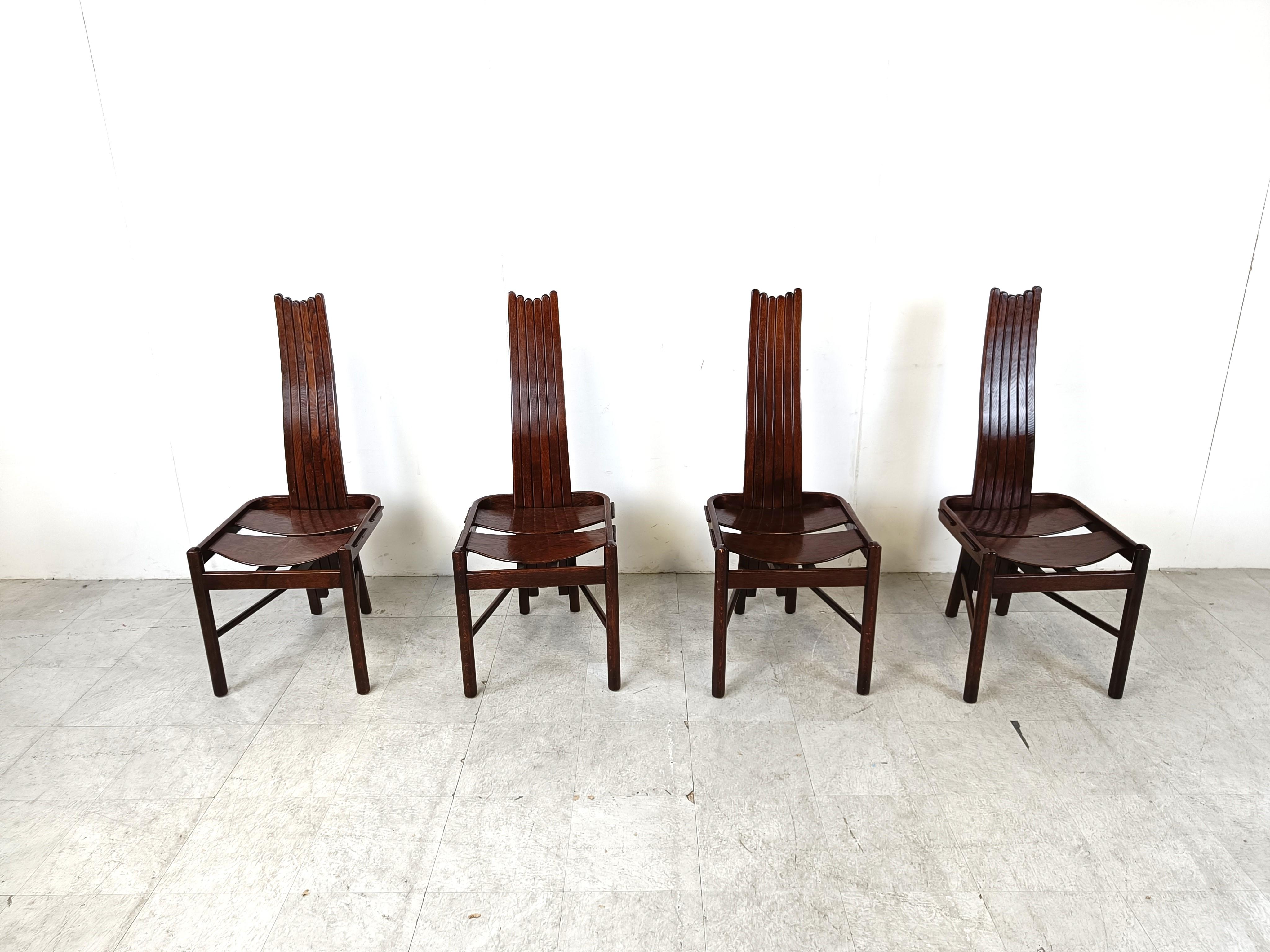 Set of 4 steam bent oak dining chairs by Allmilmö.

Beautiful elegant frames with interlocking seat elements.

1980s - Germany

In good condition with age related wear.

Dimensions:
Height 112cm/44.09