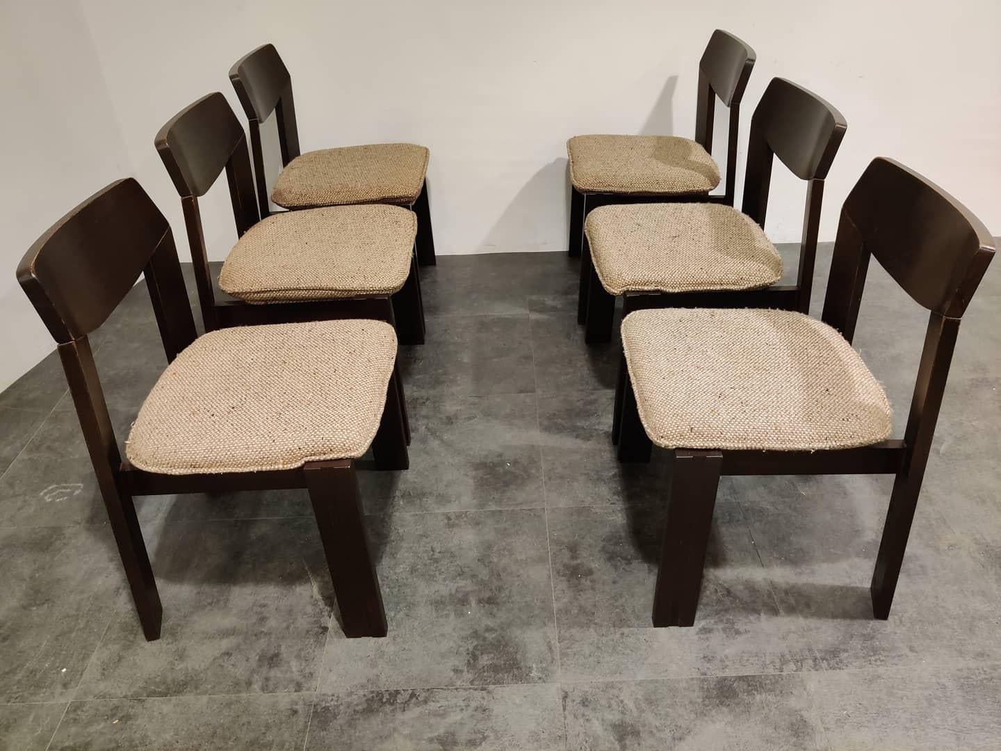 Midcentury Brutalist dining chairs with their original thick grey fabric cushions/upholstery.

Very sturdy chairs with a nice design.

Good original condition.

1960s - Germany

Dimensions:
Height 80cm/31.49