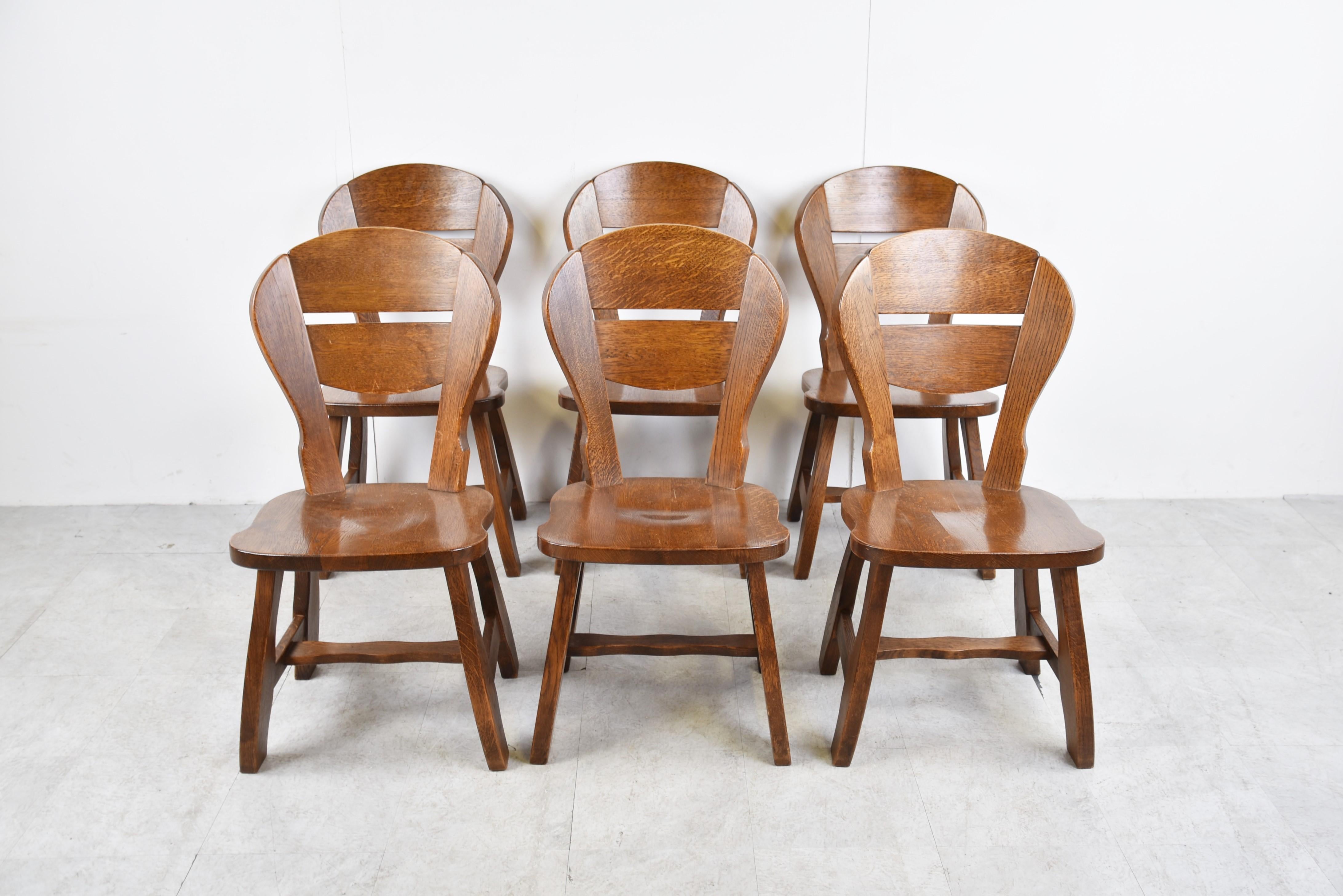 Mid-century solid wood brutalist dining chairs, set of 6 

Good original condition.

1960s - Germany

Dimensions:
Height: 90cm/35.43