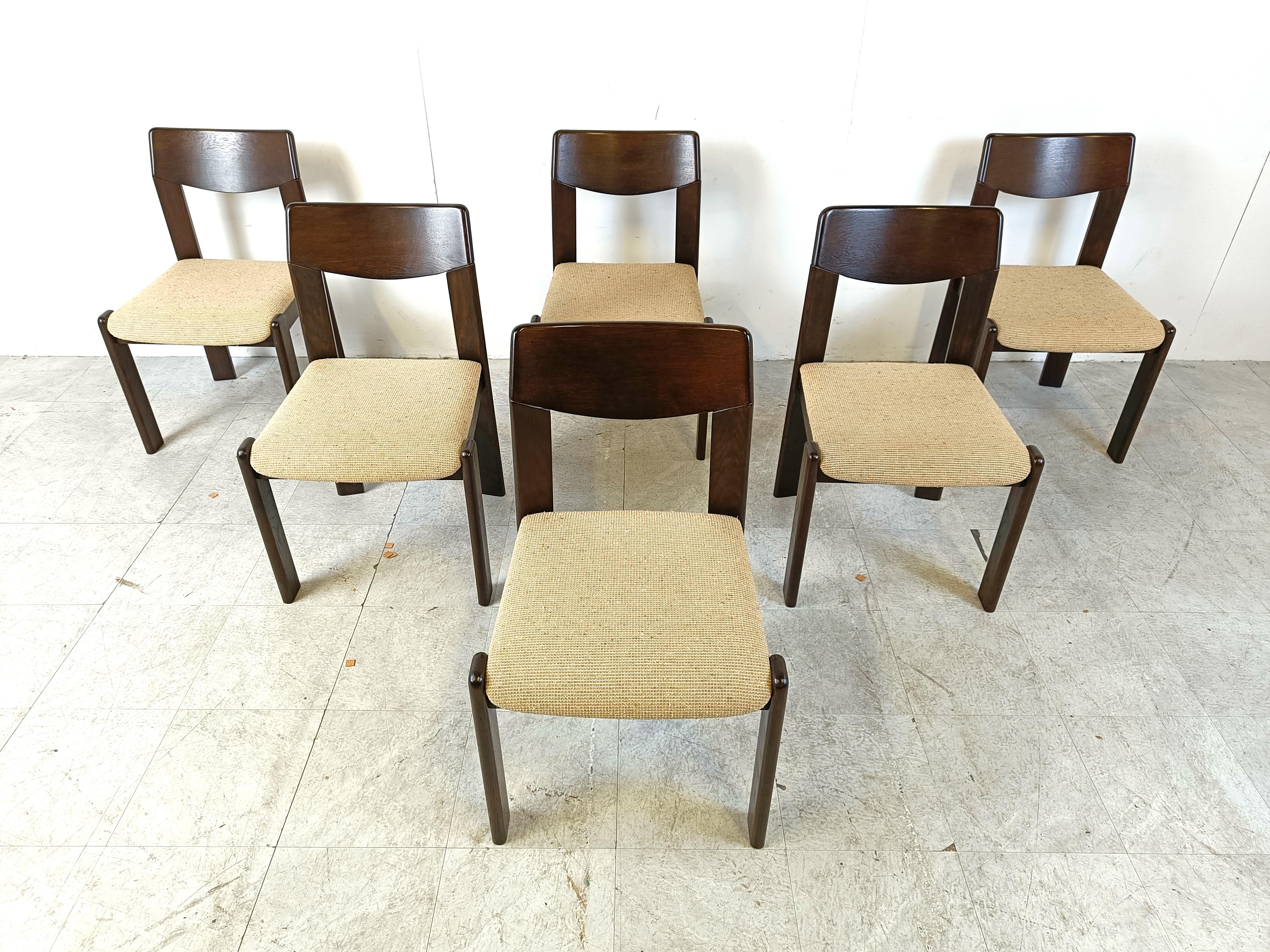 
Mid century brutalist dining chairs with their original comfy beige fabric upholstery.

Very sturdy chairs with a nice design.

Good original condition.

1970s - Germany

Dimensions:
Height: 80cm/31.49