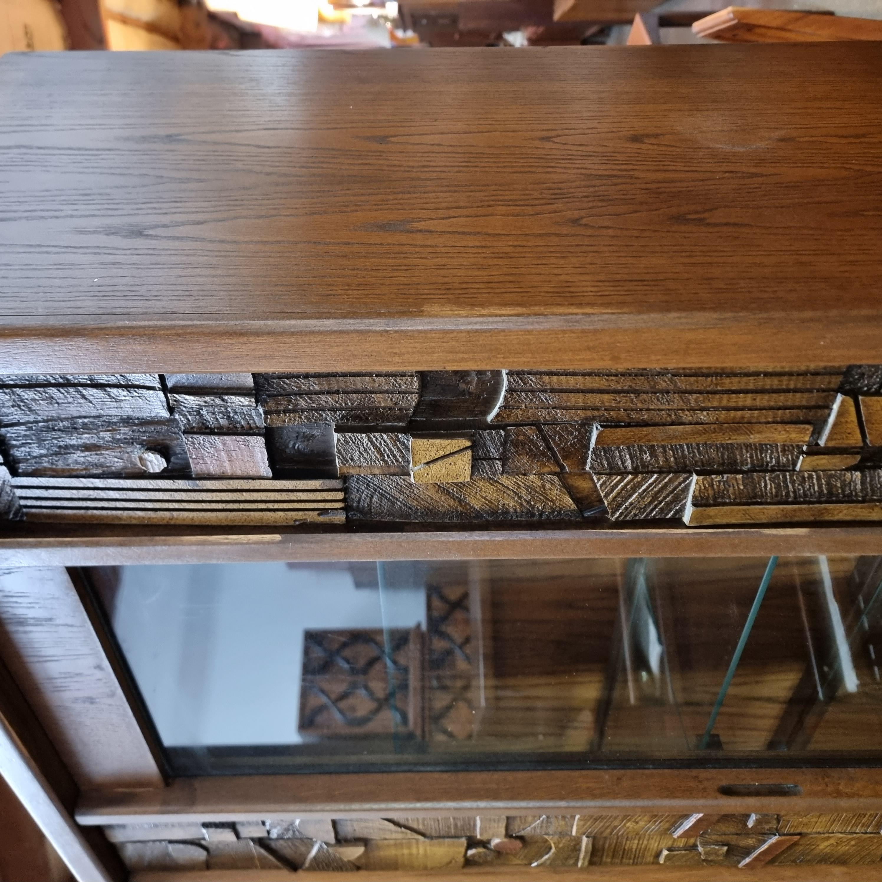 Vintage Brutalist Display Cabinet  In Good Condition For Sale In Whittier, CA